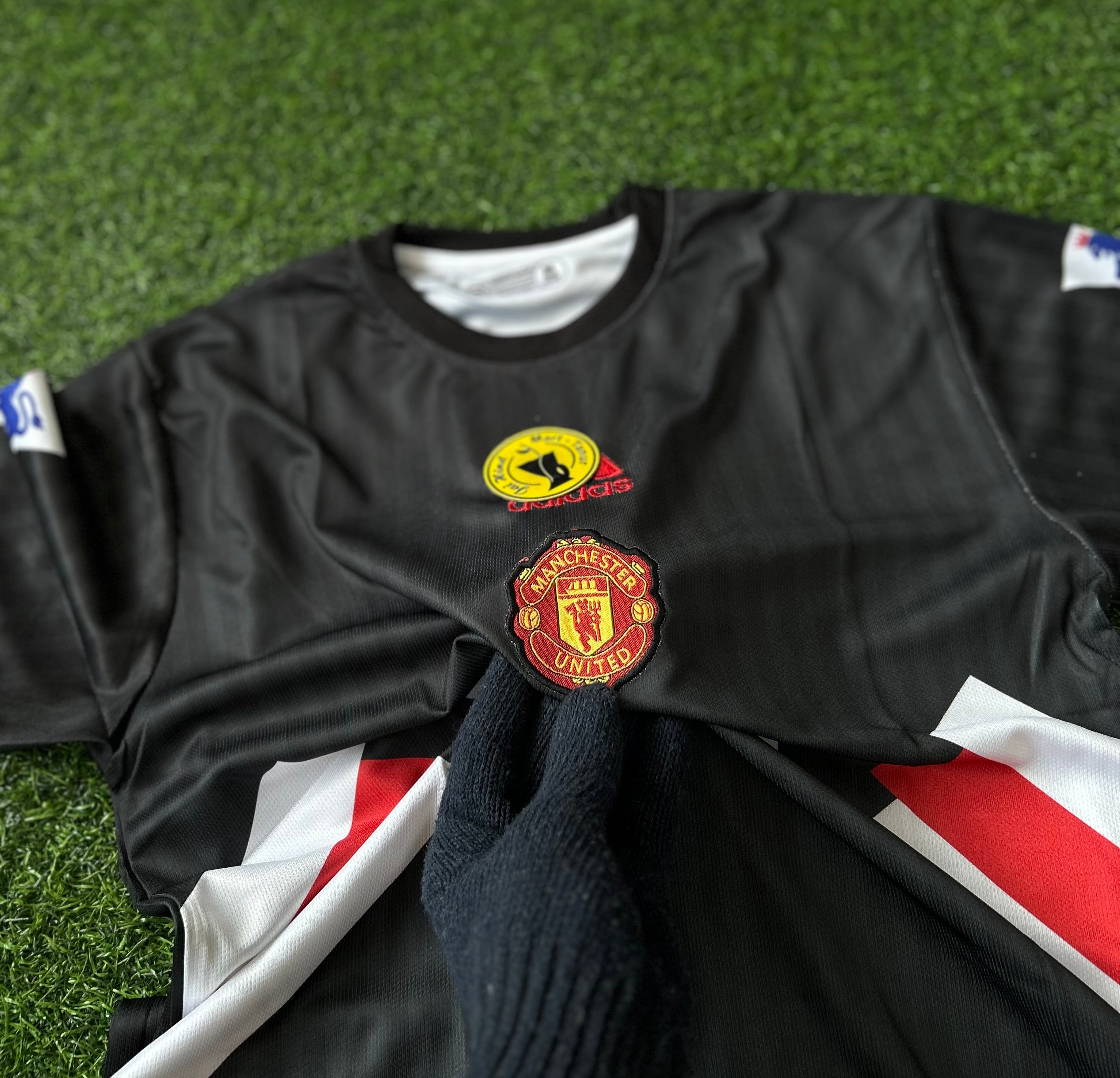 MAN UNITED 1993-94 AWAY  KIT, HALF SLEEVE EMBROIDERY