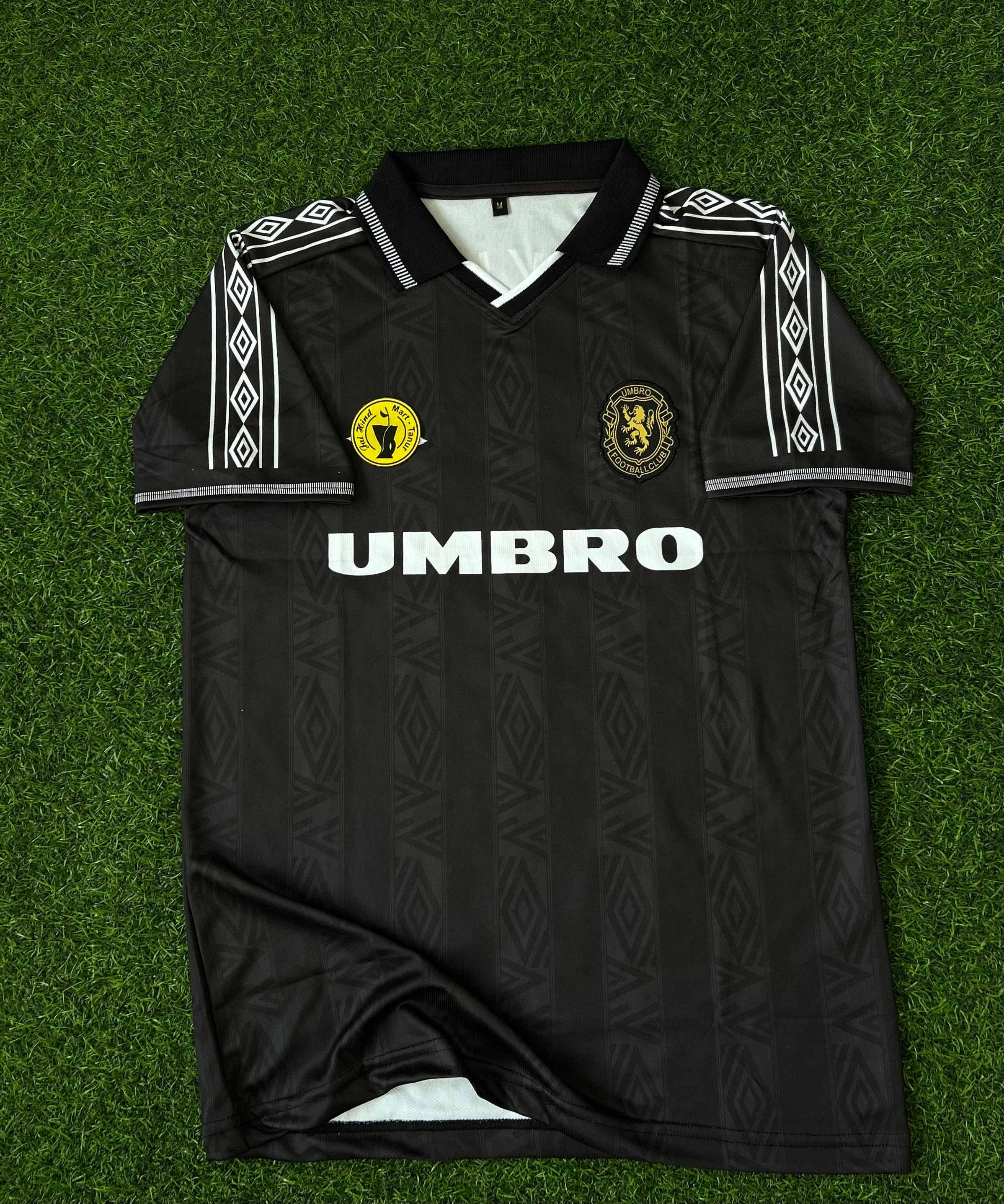 UMBRO BLACK 90s FOOTBALL JERSEY, HALFSLEEVE POLO EMBRODERY