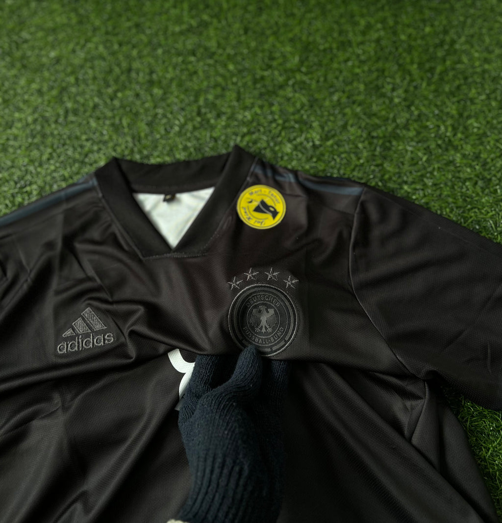 GERMANY 2020 AWAY KIT, HALFSLEEVE  EMBROIDERY, V-NECK￼