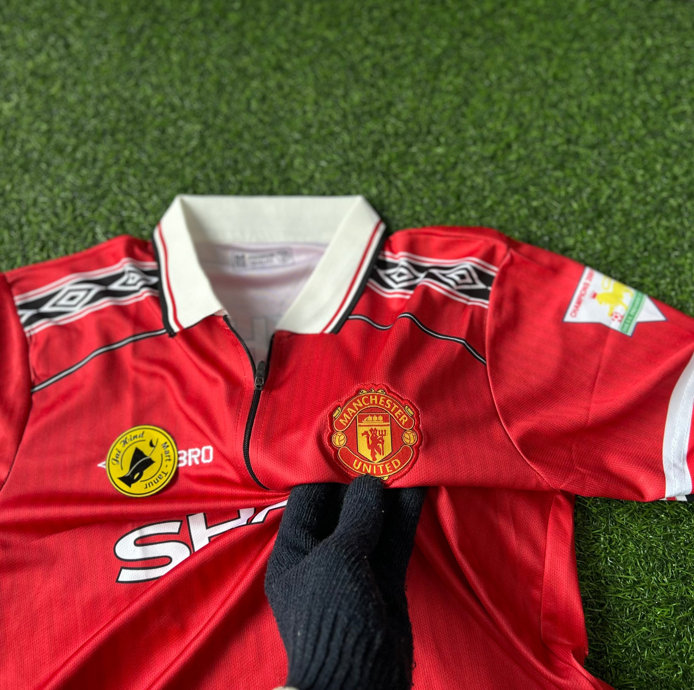 MAN UNITED 1998-99 HOME KIT, HALF SLEEVE POLO EMBROIDERY – JAIHIND