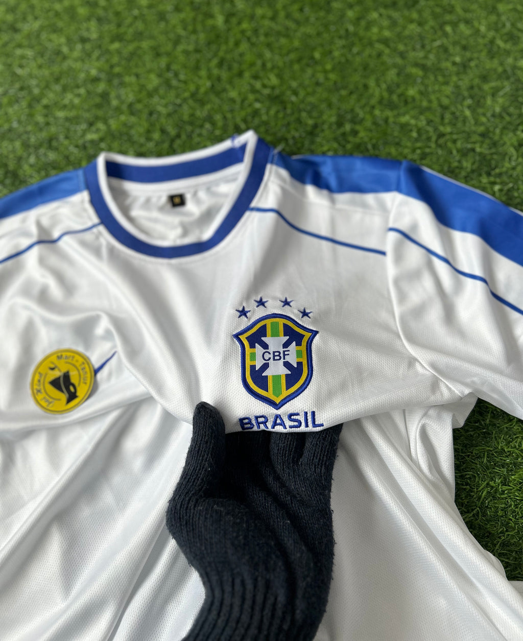 BRAZIL 1998 THIRD KIT, HALF SLEEVE EMBROIDERY