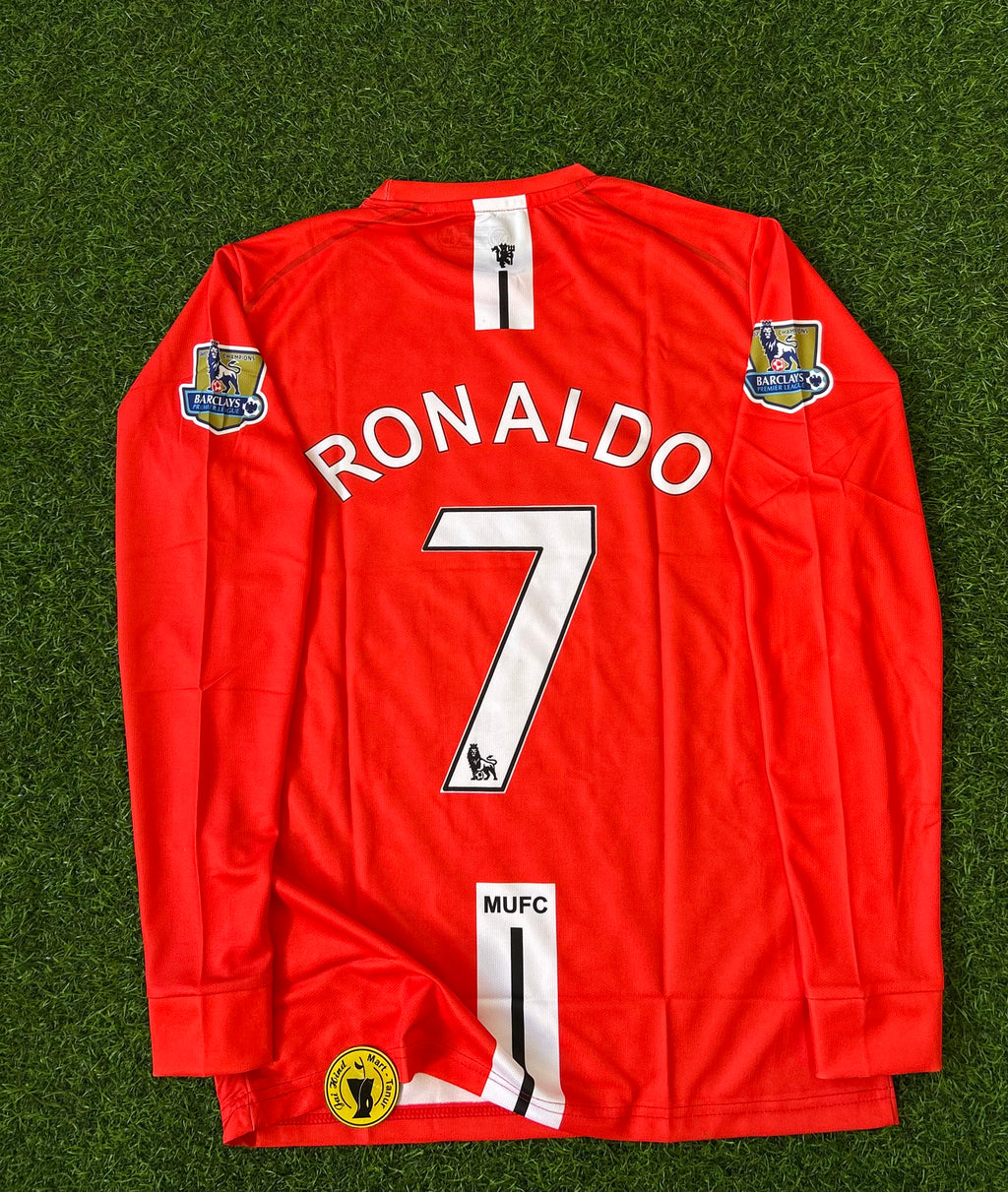 MAN UNITED 2007-08 HOME KIT. FULLSLEEVE EMBROILEDERY