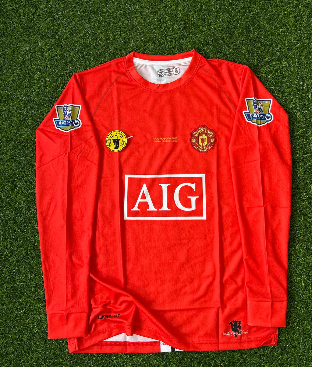 MAN UNITED 2007-08 HOME KIT. FULLSLEEVE EMBROILEDERY