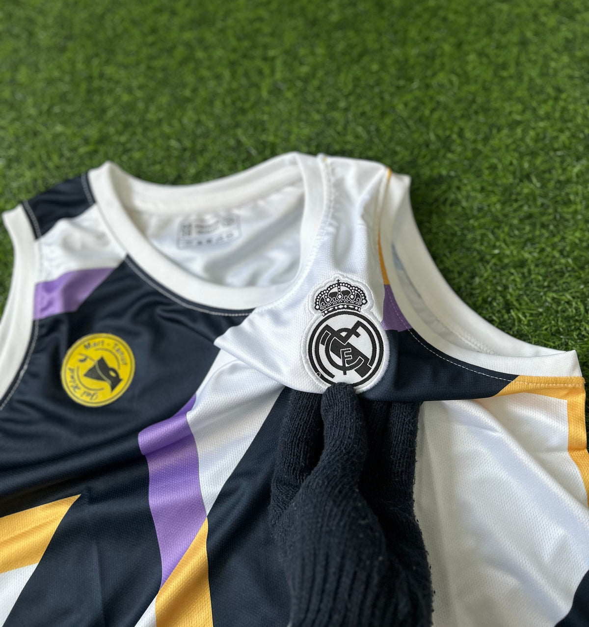 REAL MADRID 2023-24 TRAINING JERSEY, SLEEVELESS EMBROIDERY