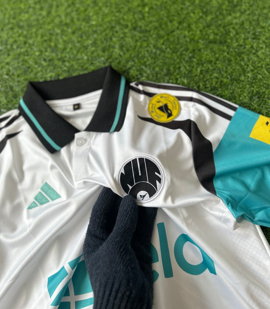 NEWCASTLE 2024-25 THIRD KIT, HALFSLEEVE POLO EMBROIDERY