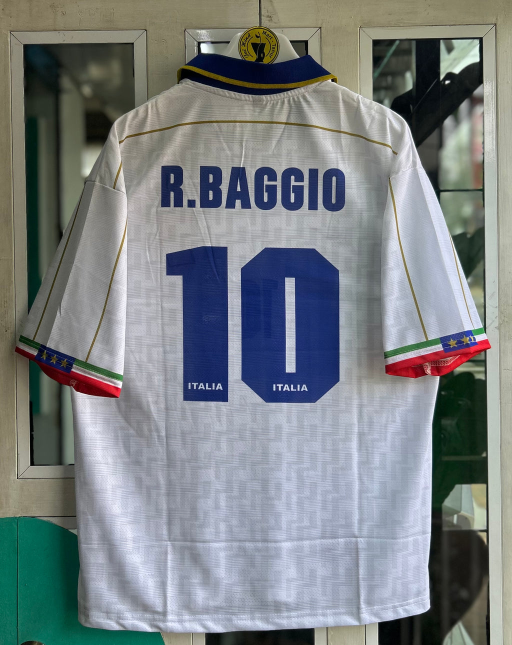 ITALY 1994 AWAY KIT, FIVE SLEEVE POLO EMBROIDERY