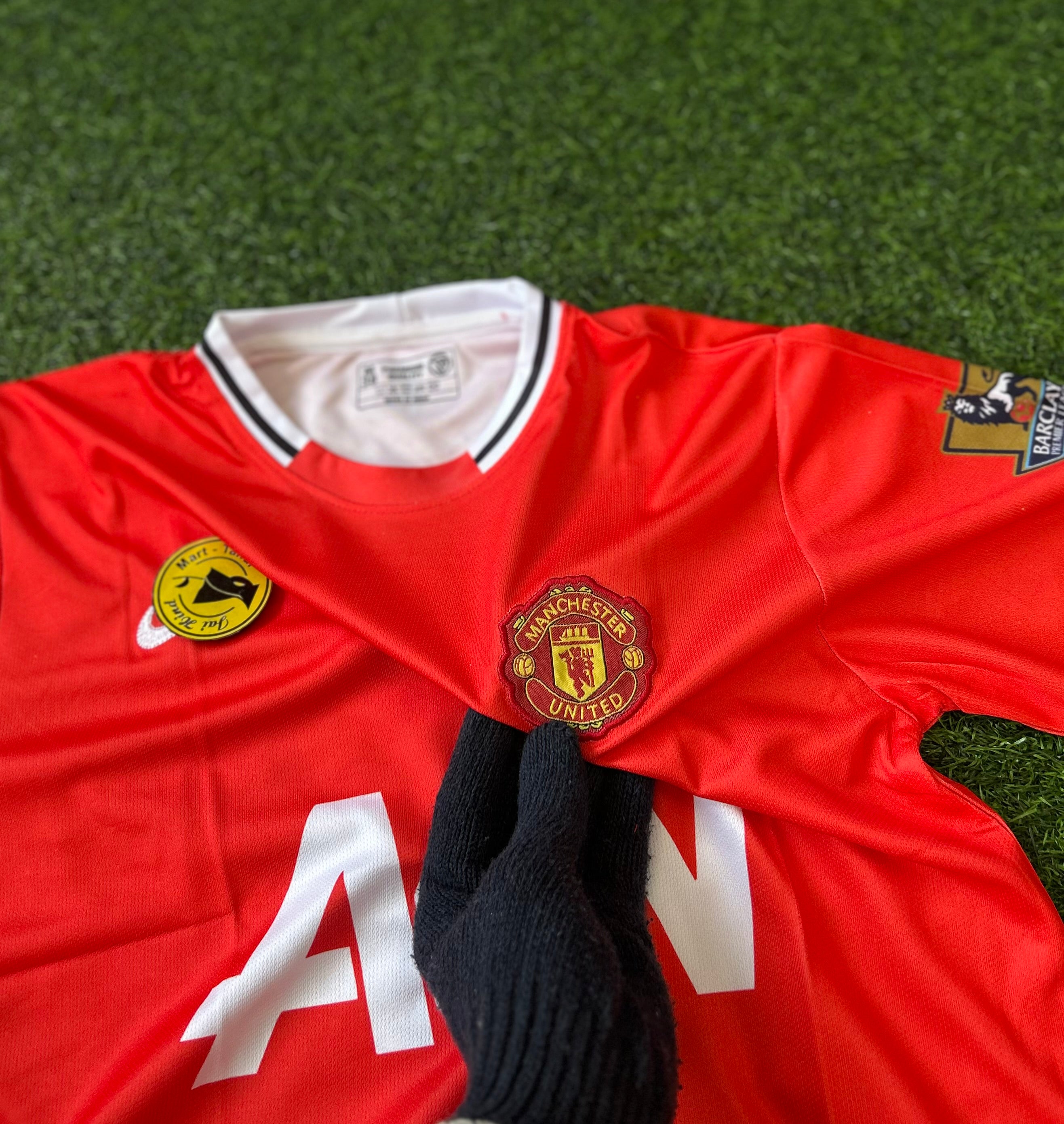 MAN UNITED 2011-12 HOME KIT, HALF SLEEVE EMBROIDERY