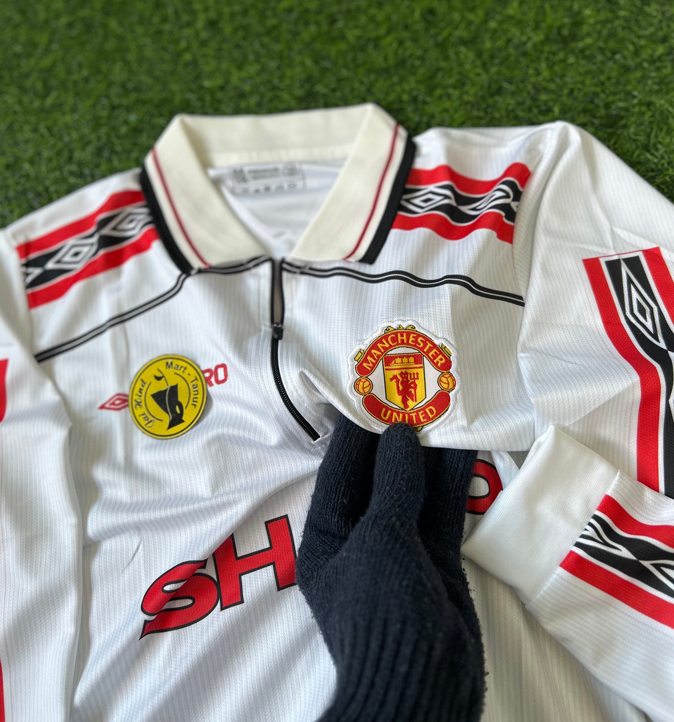 MAN UNITED 1998-99 WHITE JERSEY, FULL SLEEVE POLO EMBROIDERY