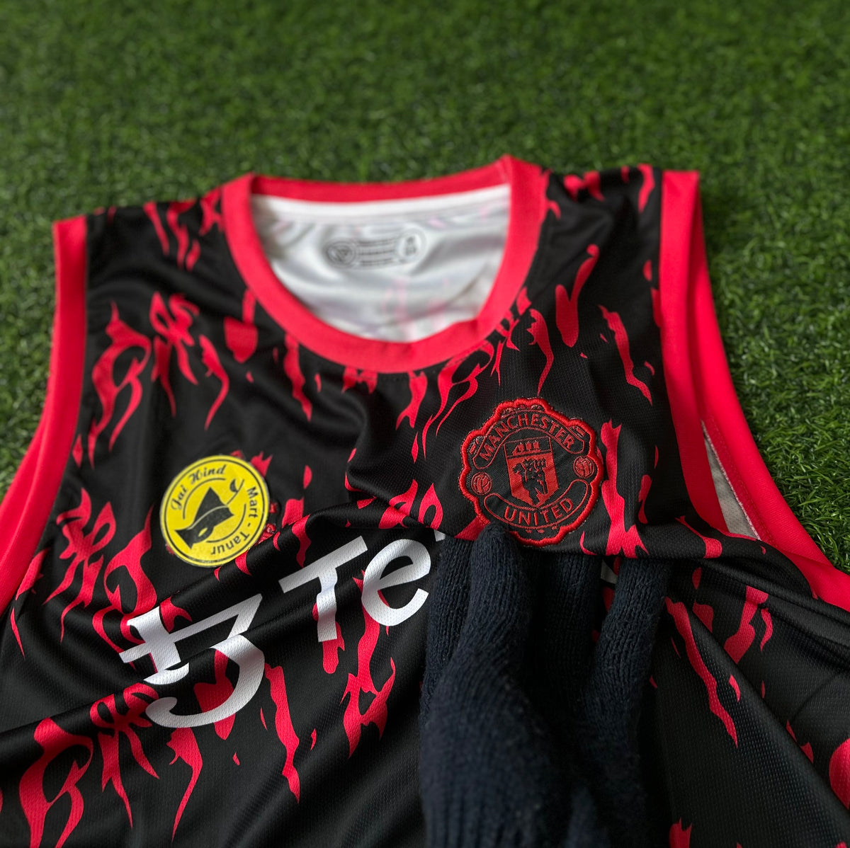 MAN UNITED TRAINING JERSEY, SLEEVELESS EMBROIDERY