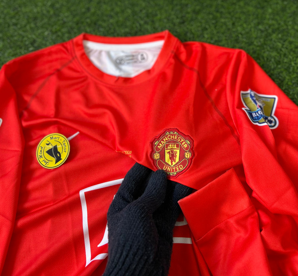MAN UNITED 2007-08 HOME KIT. FULLSLEEVE EMBROILEDERY