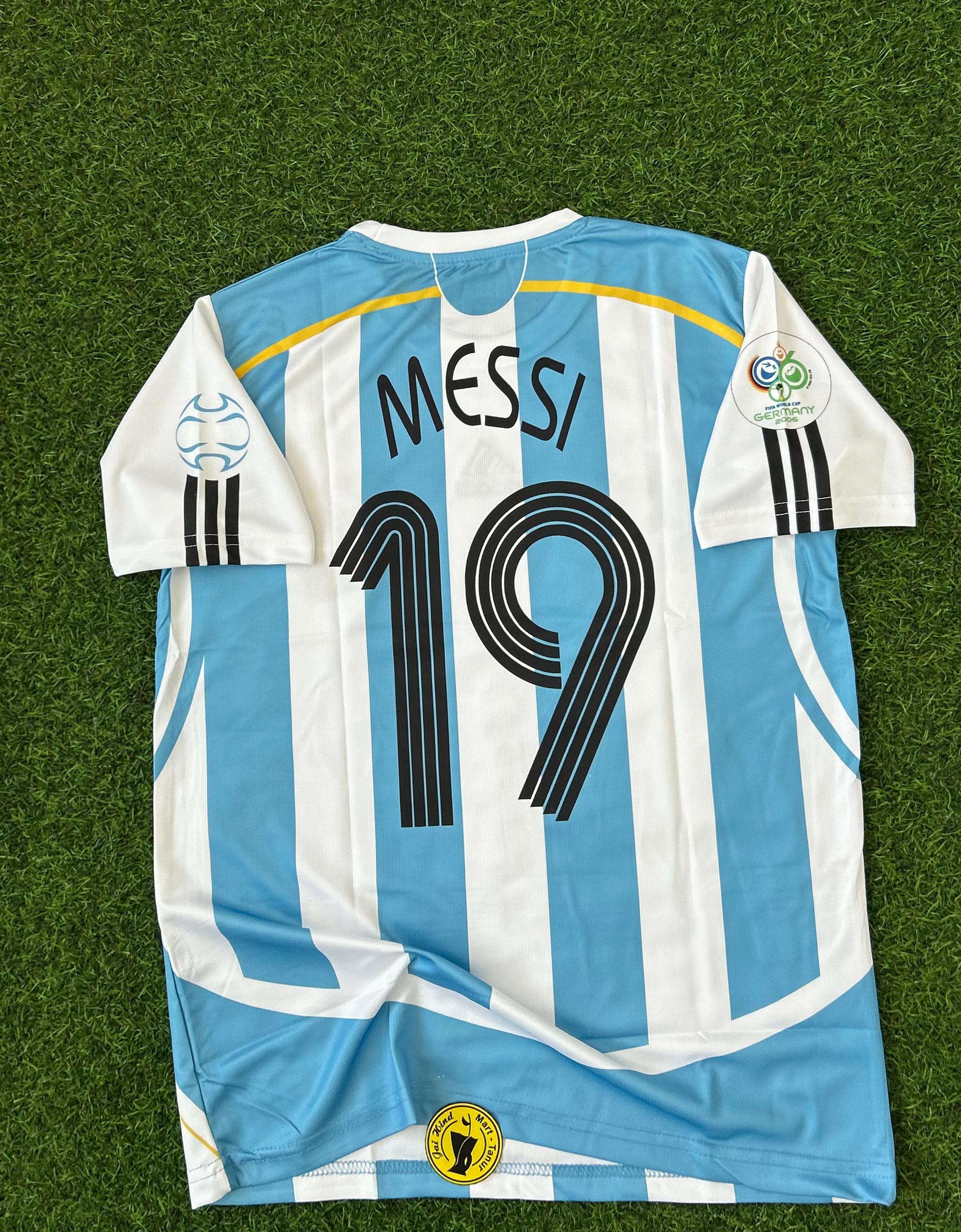 ARGENTINA 2006 WORLD CUP HOME KIT. HALFSLEEVE EMBROIDERY