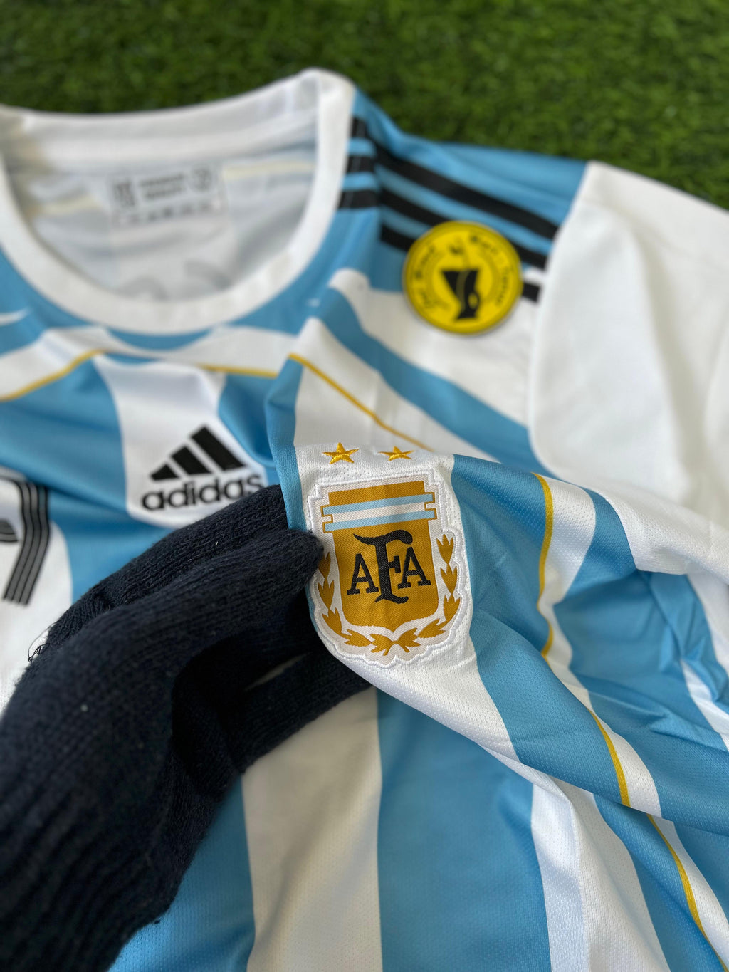 ARGENTINA 2006 WORLD CUP HOME KIT. HALFSLEEVE EMBROIDERY