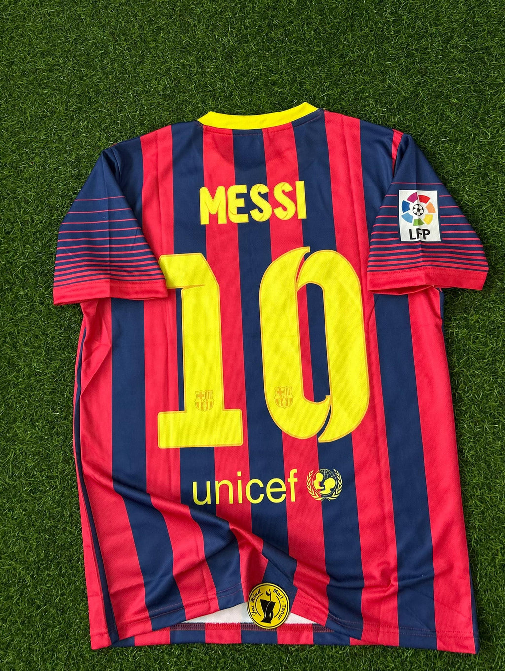 BARCELONA 2013-14 SEASON HOME KIT. HALFSLEEVE EMBROIDERY