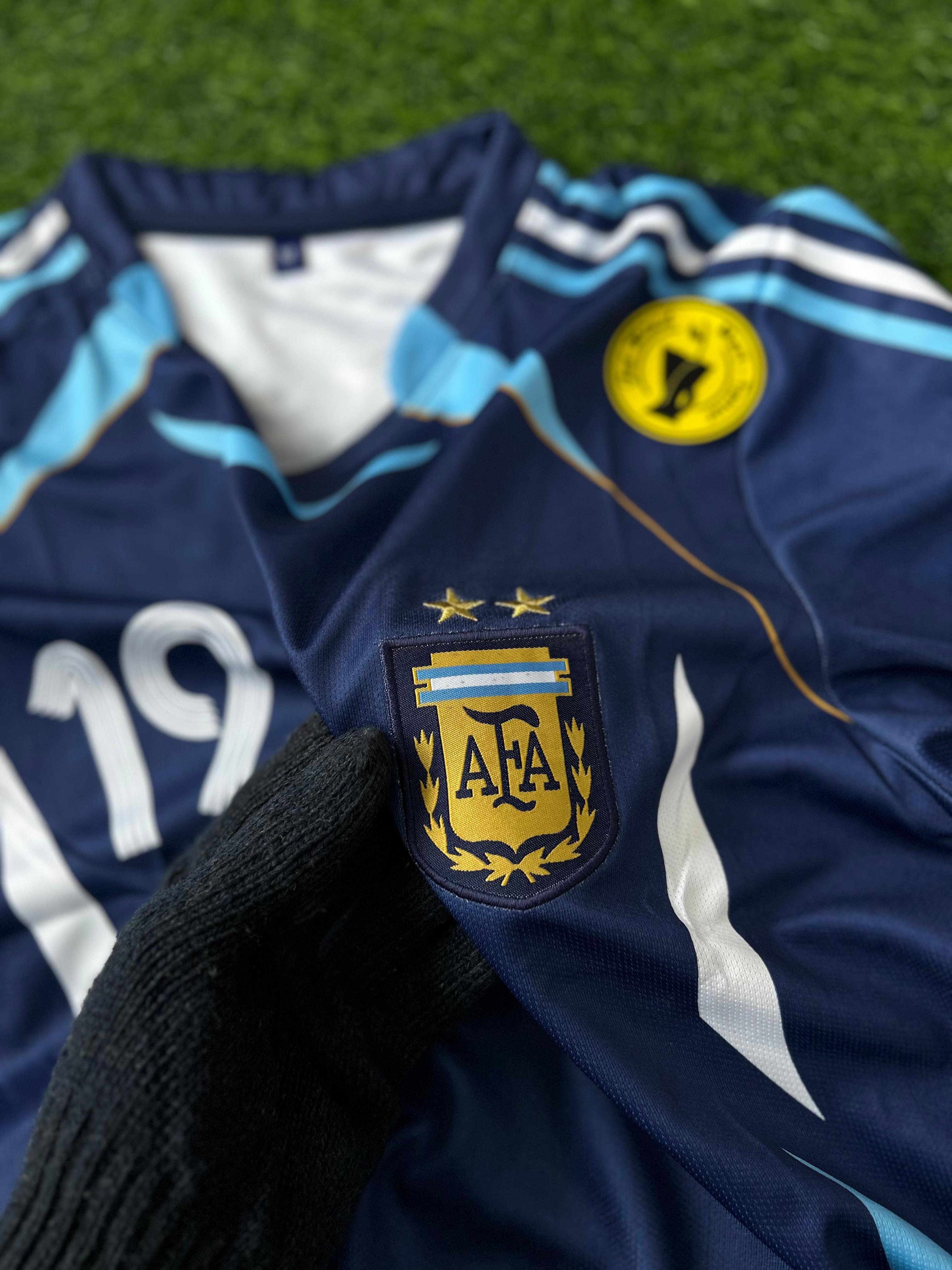 ARGENTINA 2006 WORLD CUP AWAY KIT .FULLSLEEVE EMBROIDERY