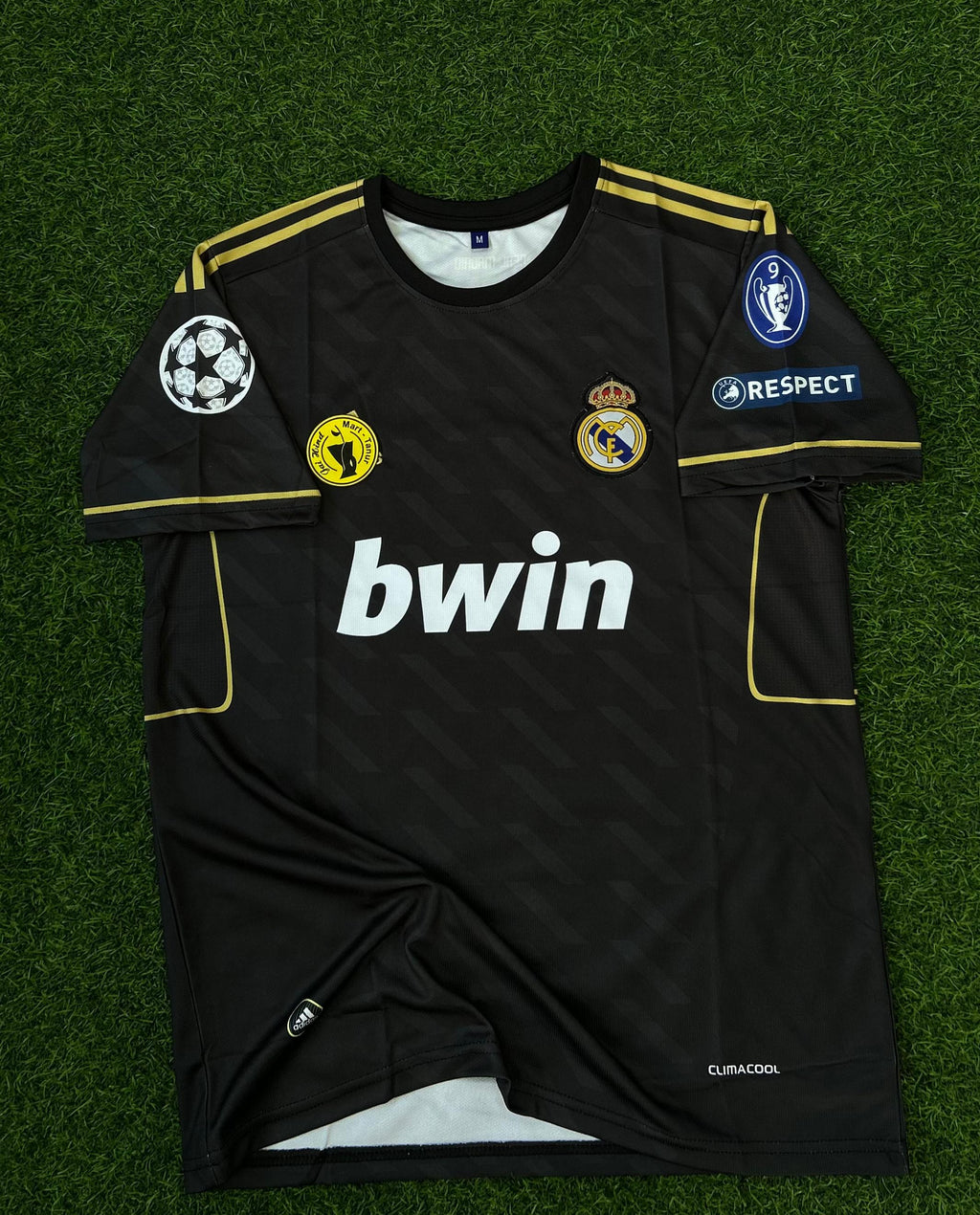 REAL MADRID 2011-12 SEASON AWAY KIT.HALFSLEEVE EMBROIDERY
