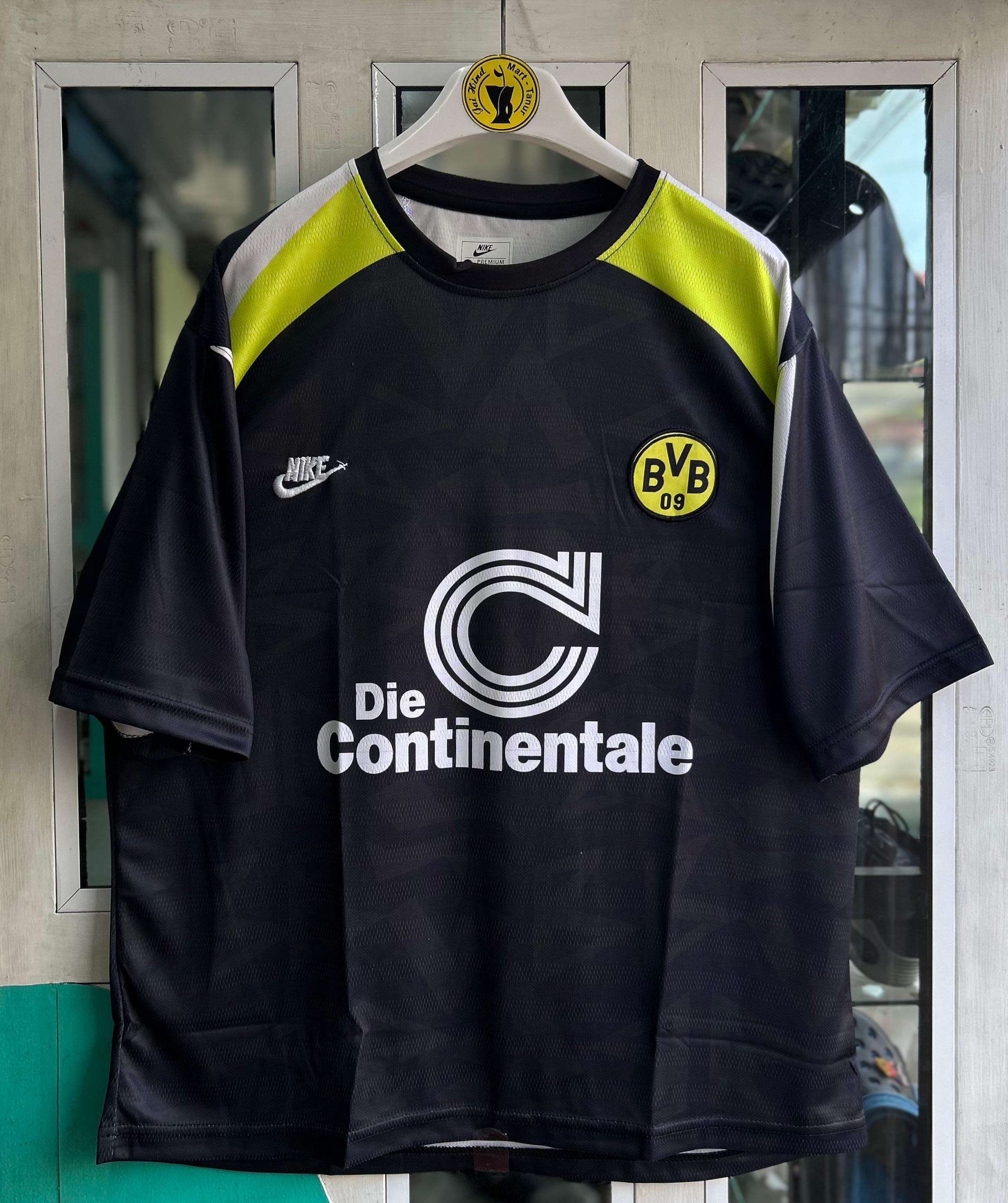 DORTMUND 1995-96 SEASON AWAY KIT.FIVESLEEVE EMBROIDERY