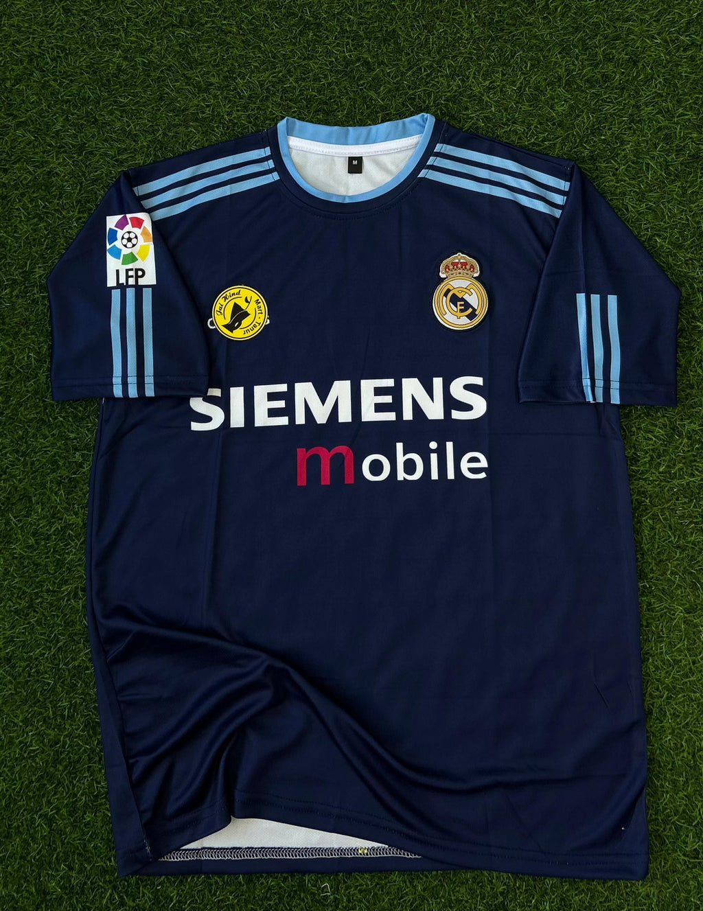REAL MADRID 2003/04 AWAY KIT FIGO HALFSLEEVE EMBROILEDERY