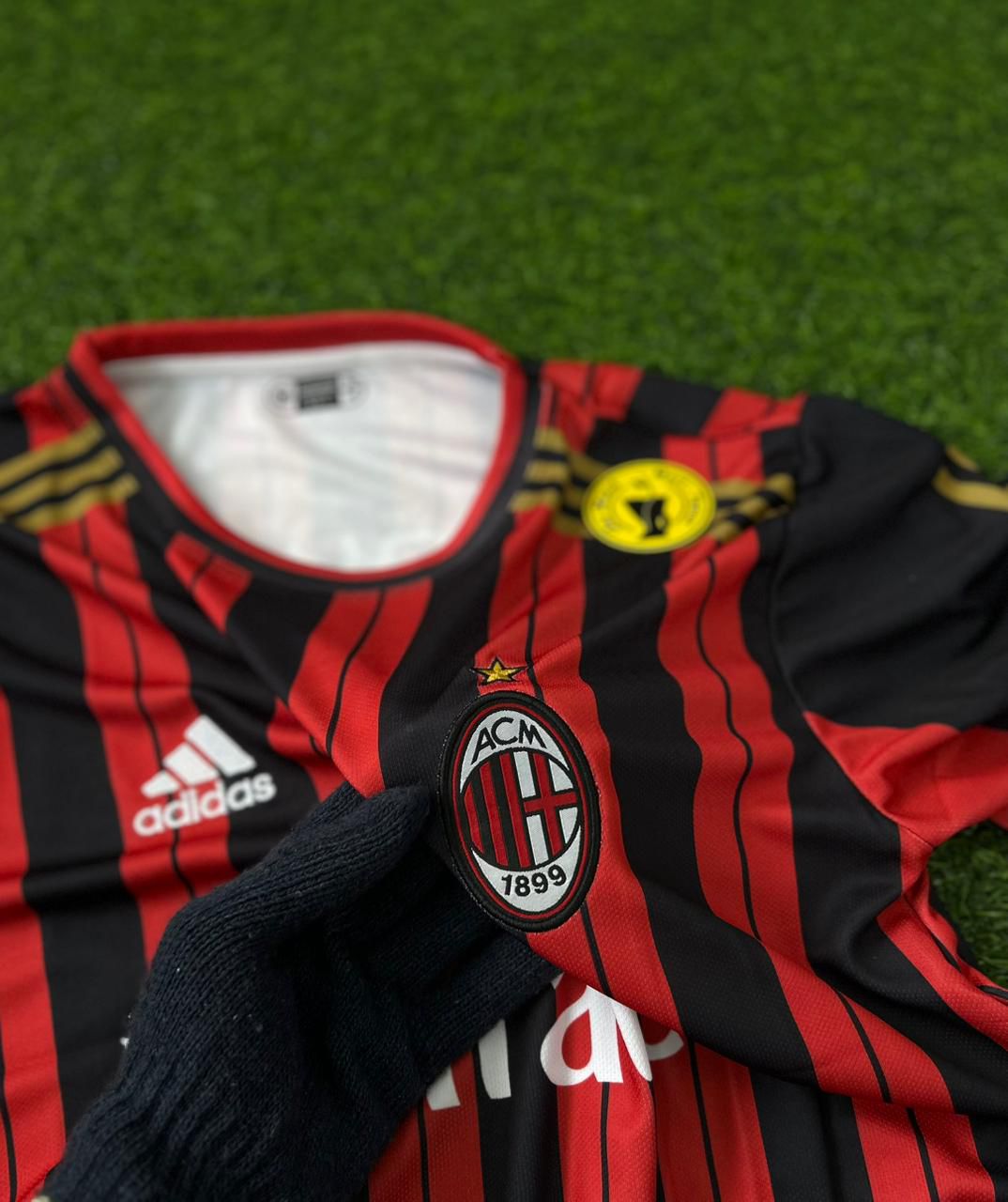 AC MILAN 2013-14 SEASON HOME KIT. FULLSLEEVE EMBROIDERY