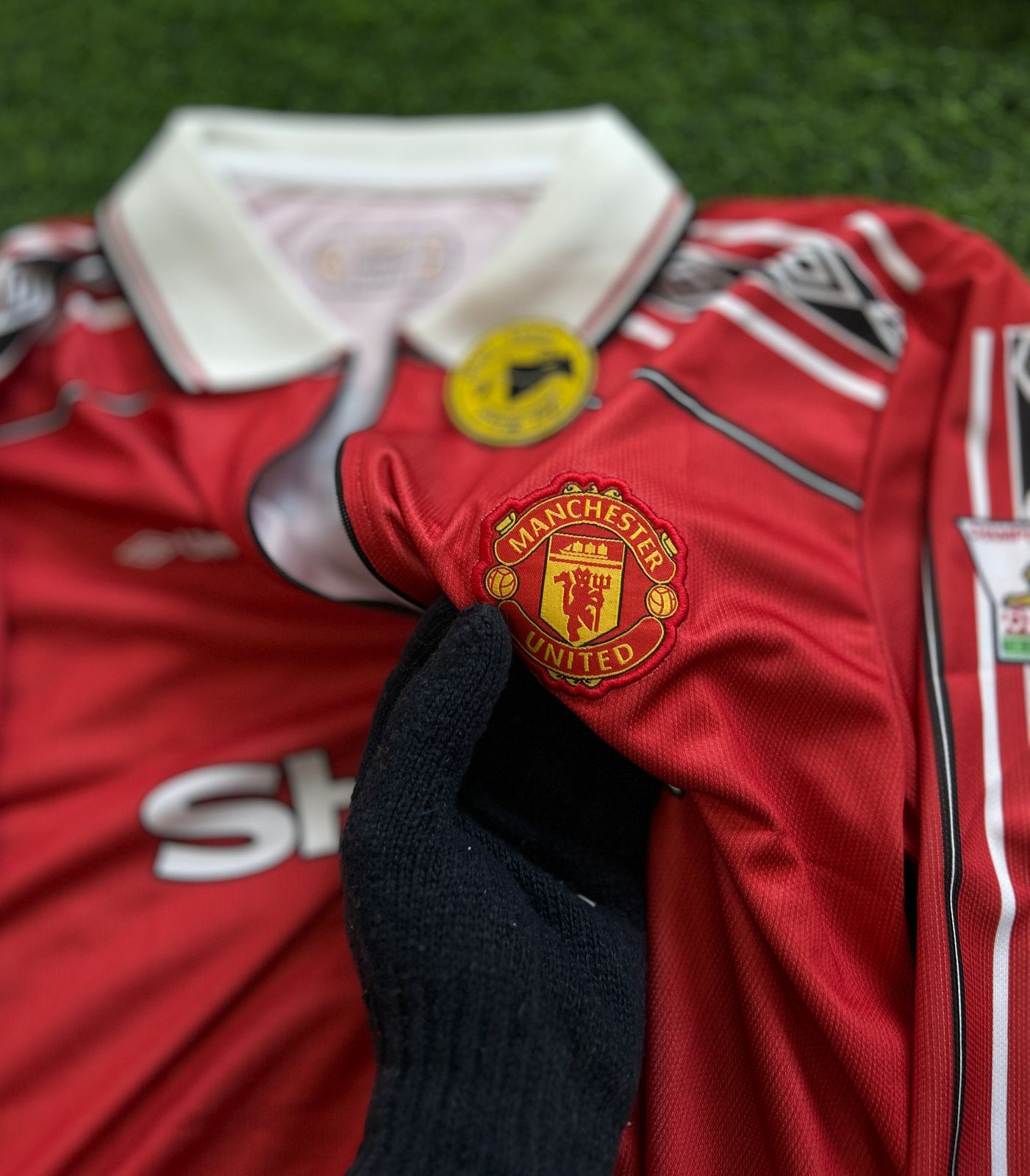 MAN UNITED 1998–99 Home Kit – David Beckham (Full Sleeve Polo Zip)