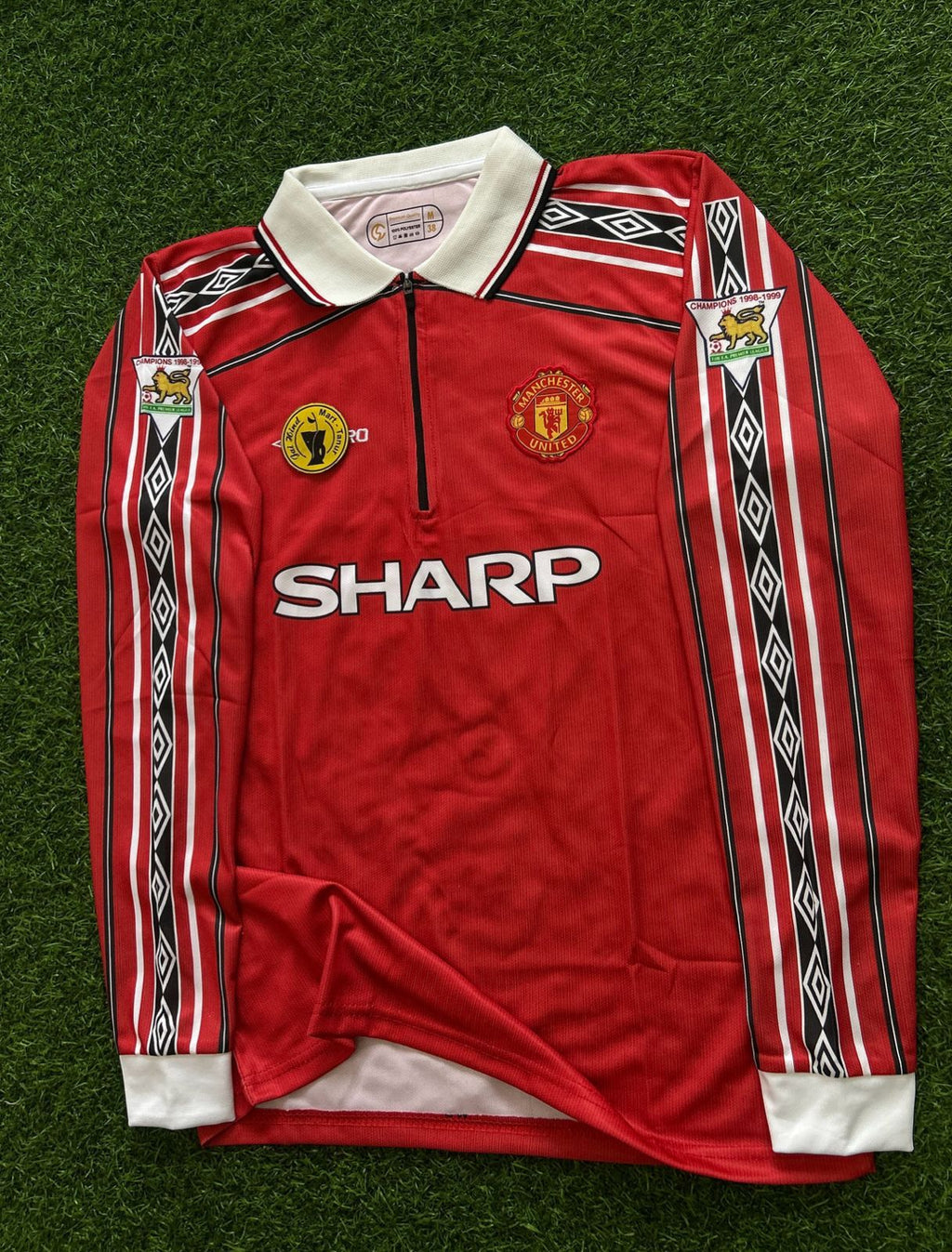 MAN UNITED 1998–99 Home Kit – David Beckham (Full Sleeve Polo Zip)