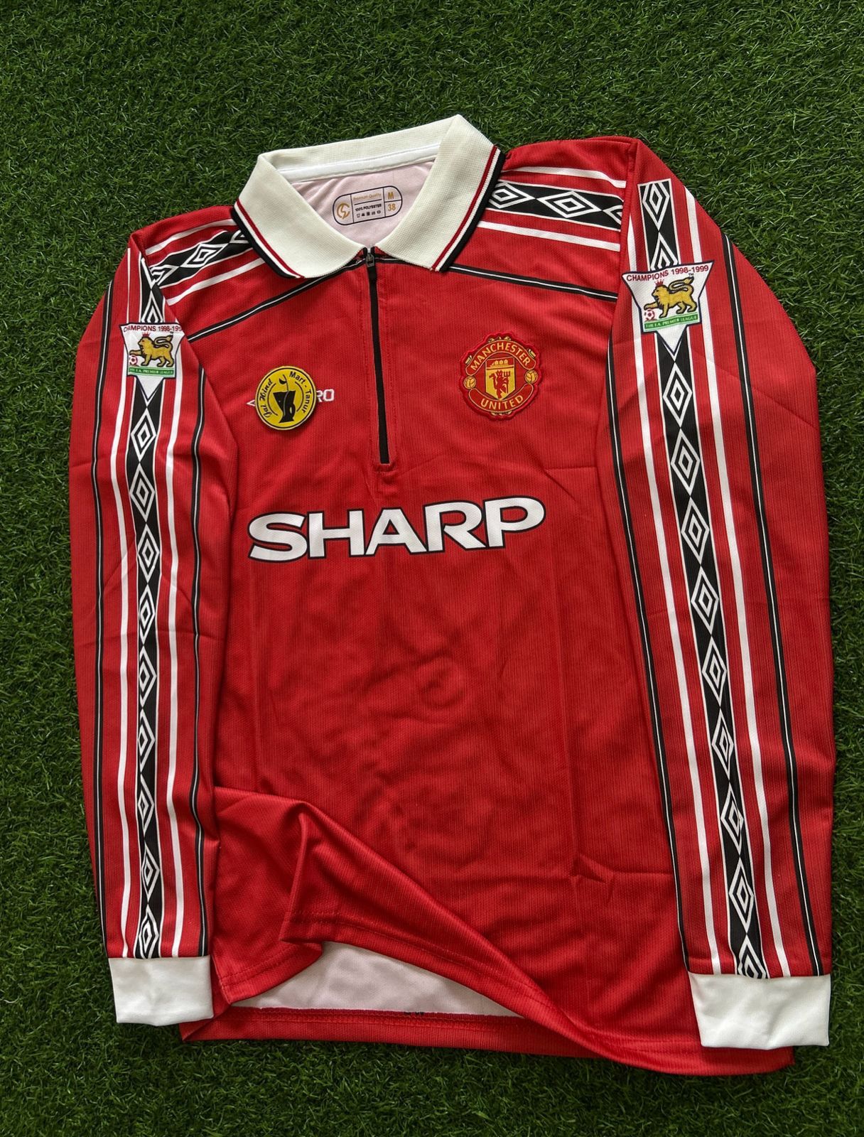 MAN UNITED 1998–99 Home Kit – David Beckham (Full Sleeve Polo Zip)