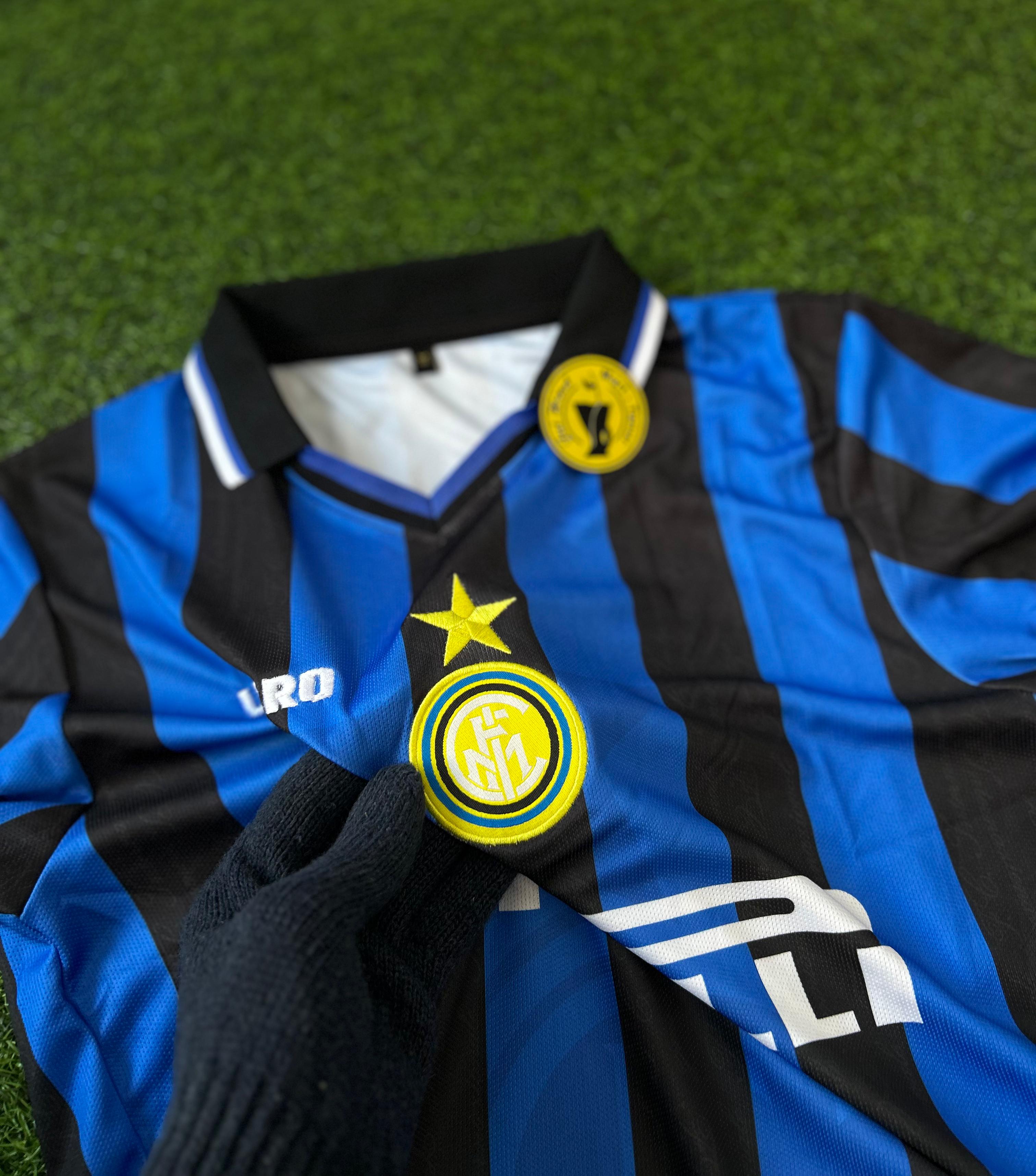 INTERMILAN 1997-98 SEASON HOME KIT. HALFSLEEVE POLO EMBROIDERY
