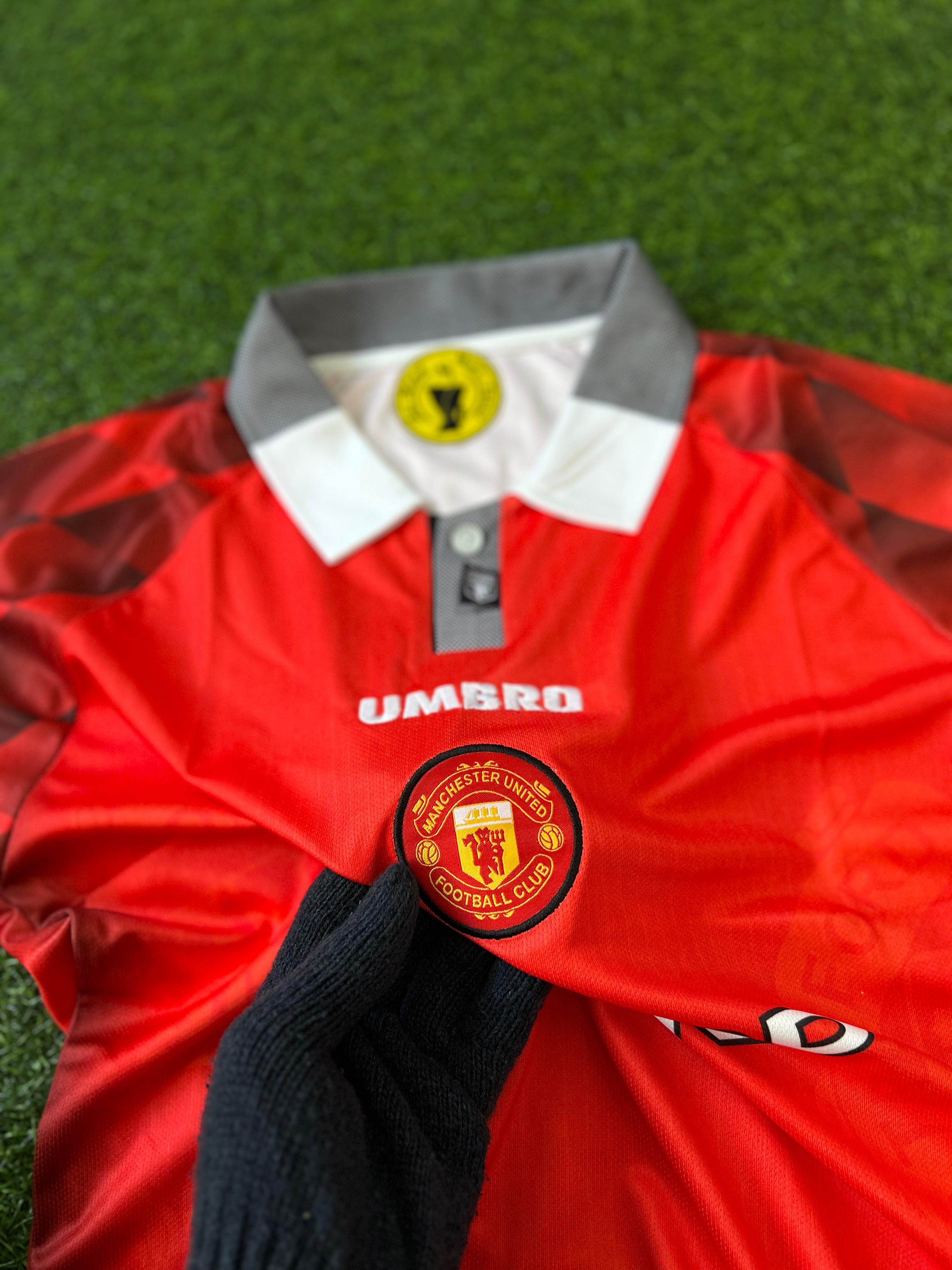 MAN UNITED 1997-98 SEASON HOME KIT.HALFSLEEVE EMBROIDERY