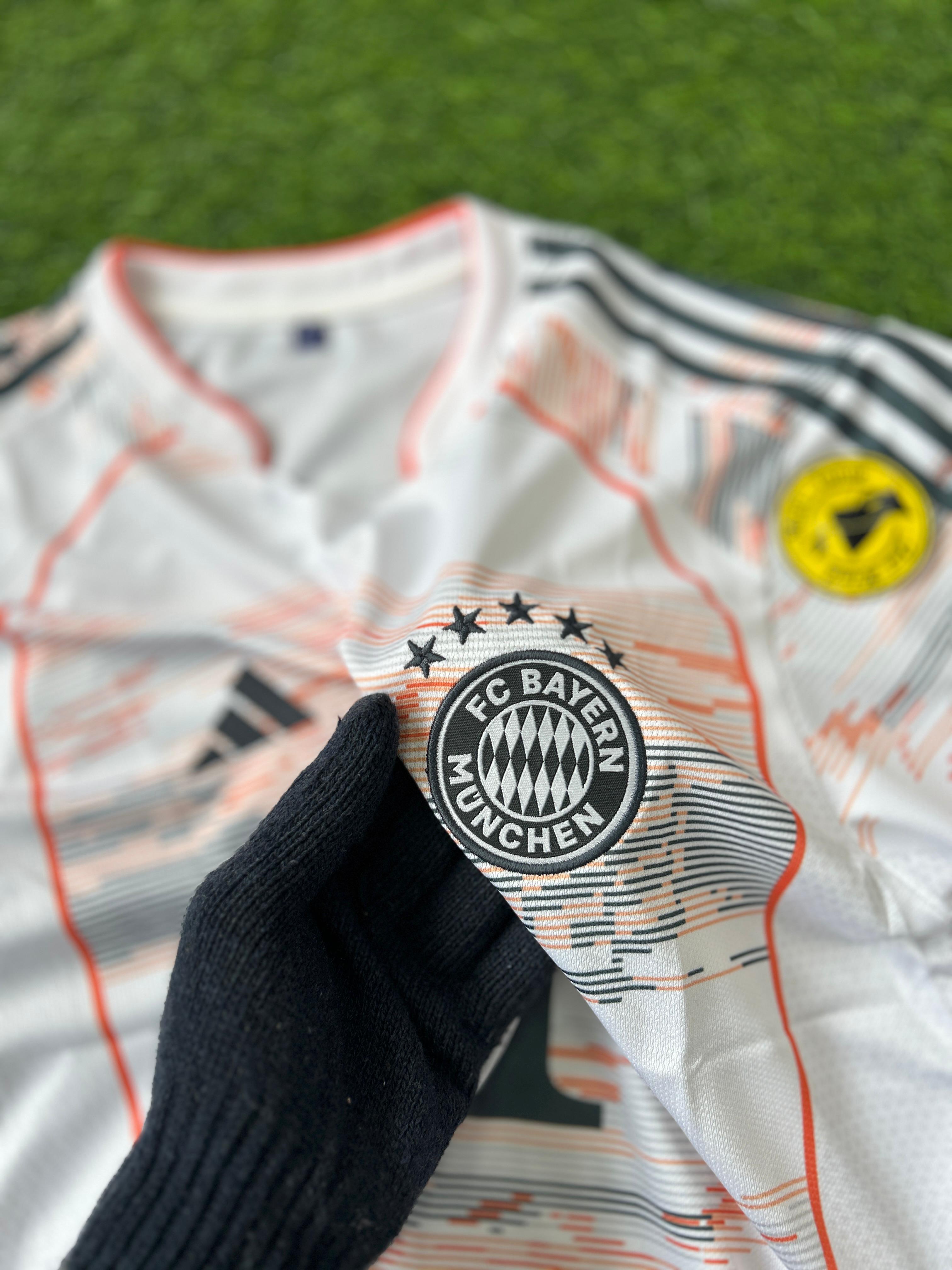 BAYERN MUNICH 2025-26 SEASON AWAY KIT. HALFSLEEVE EMBROIDERY