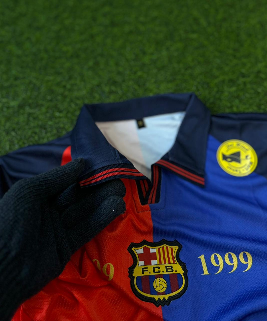 BARCELONA 1999-00  SEASON HOME KIT . HALFSLEEVE POLO EMBROIDERY