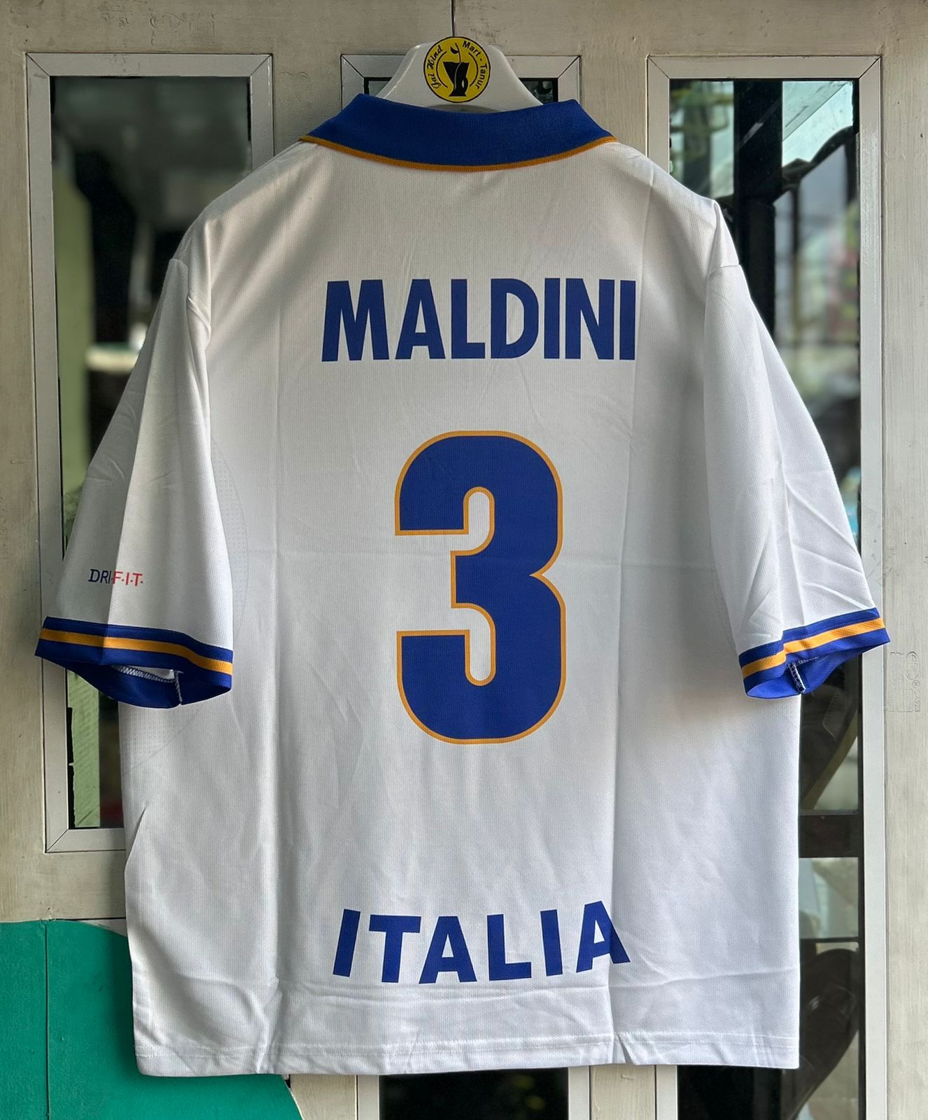 ITALY 1996-97 AWAY KIT . FIVESLEEVE POLO EMBROIDERY