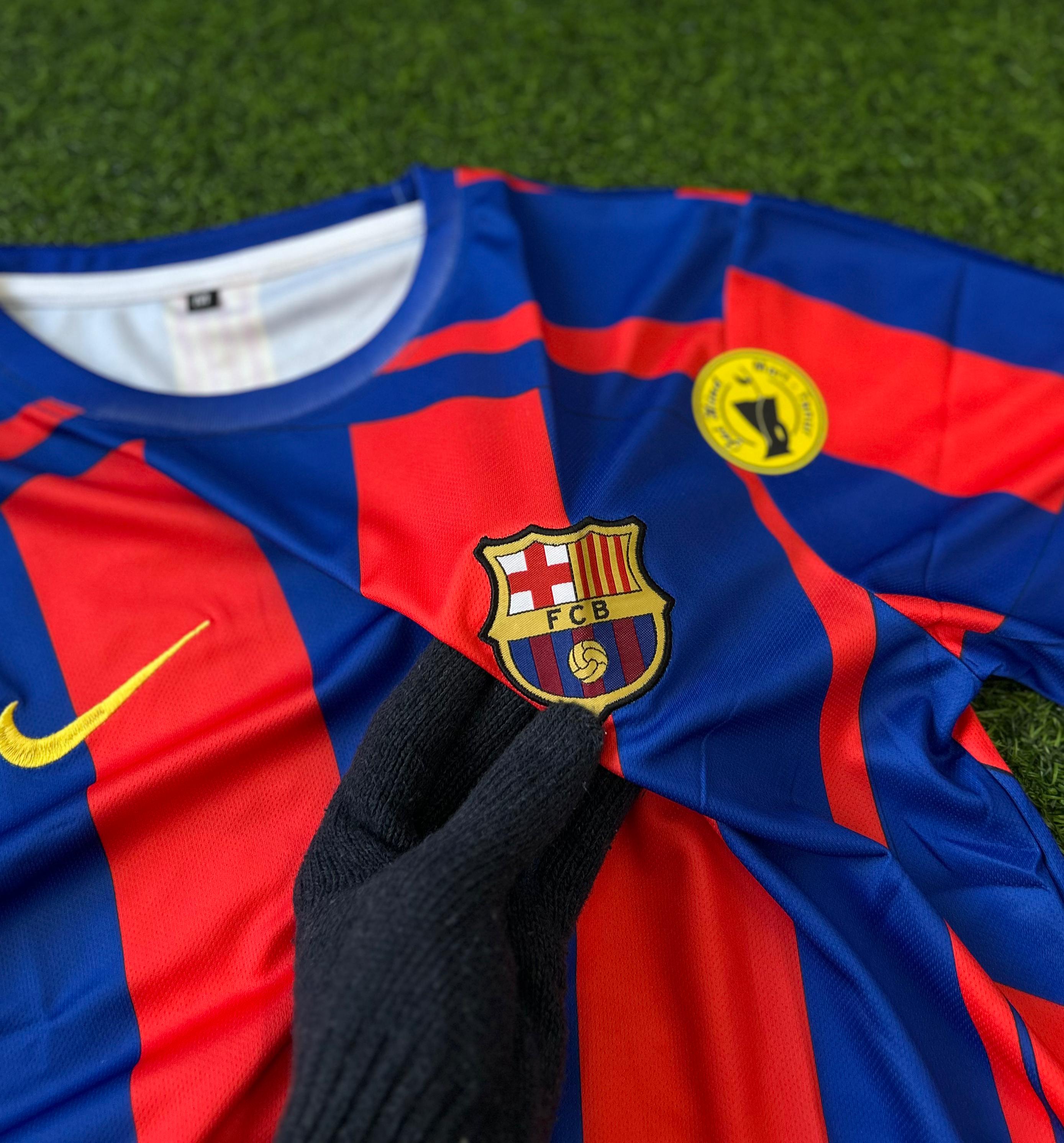 BARCELONA 2005-06 HOME KIT. HALFSLEEVE EMBROIDERY
