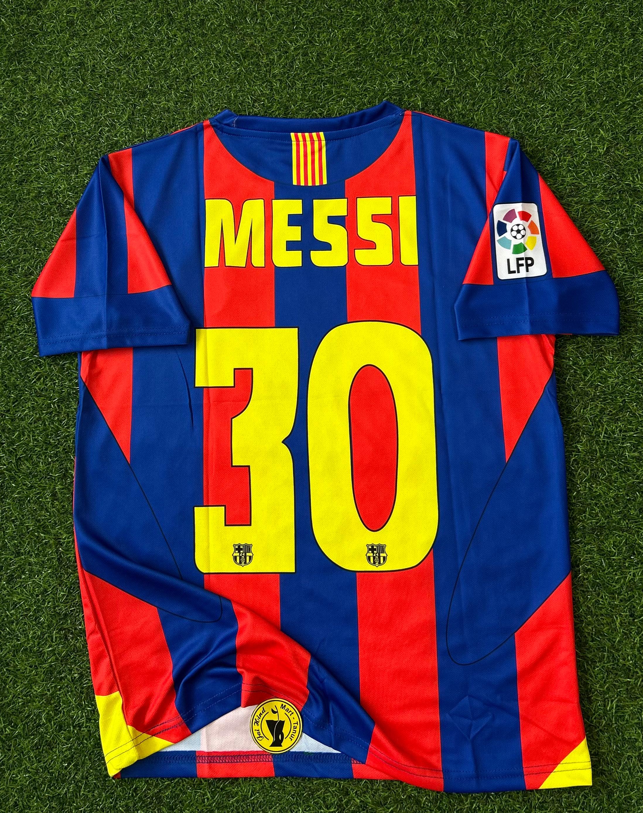 BARCELONA 2005-06 HOME KIT. HALFSLEEVE EMBROIDERY