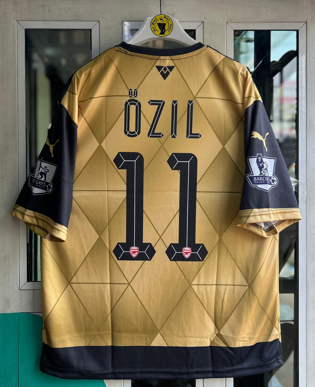 ARSENAL 2015-16 AWAY SEASON KIT.FIVESLEEVE EMBROILEDERY