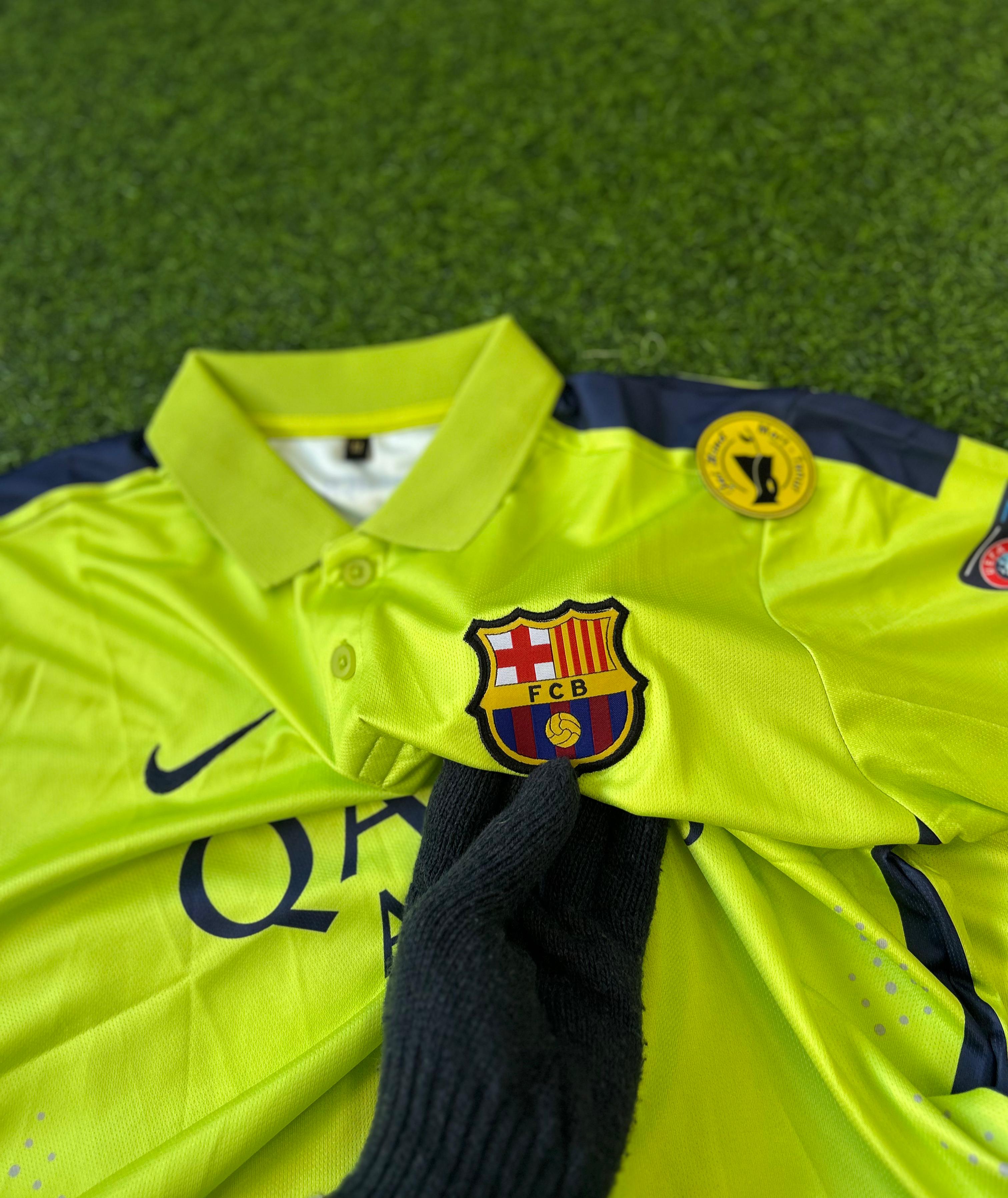 BARCELONA 2014-15 SEASON AWAY KIT.  HALFSLEEVE POLO EMBROIDERY