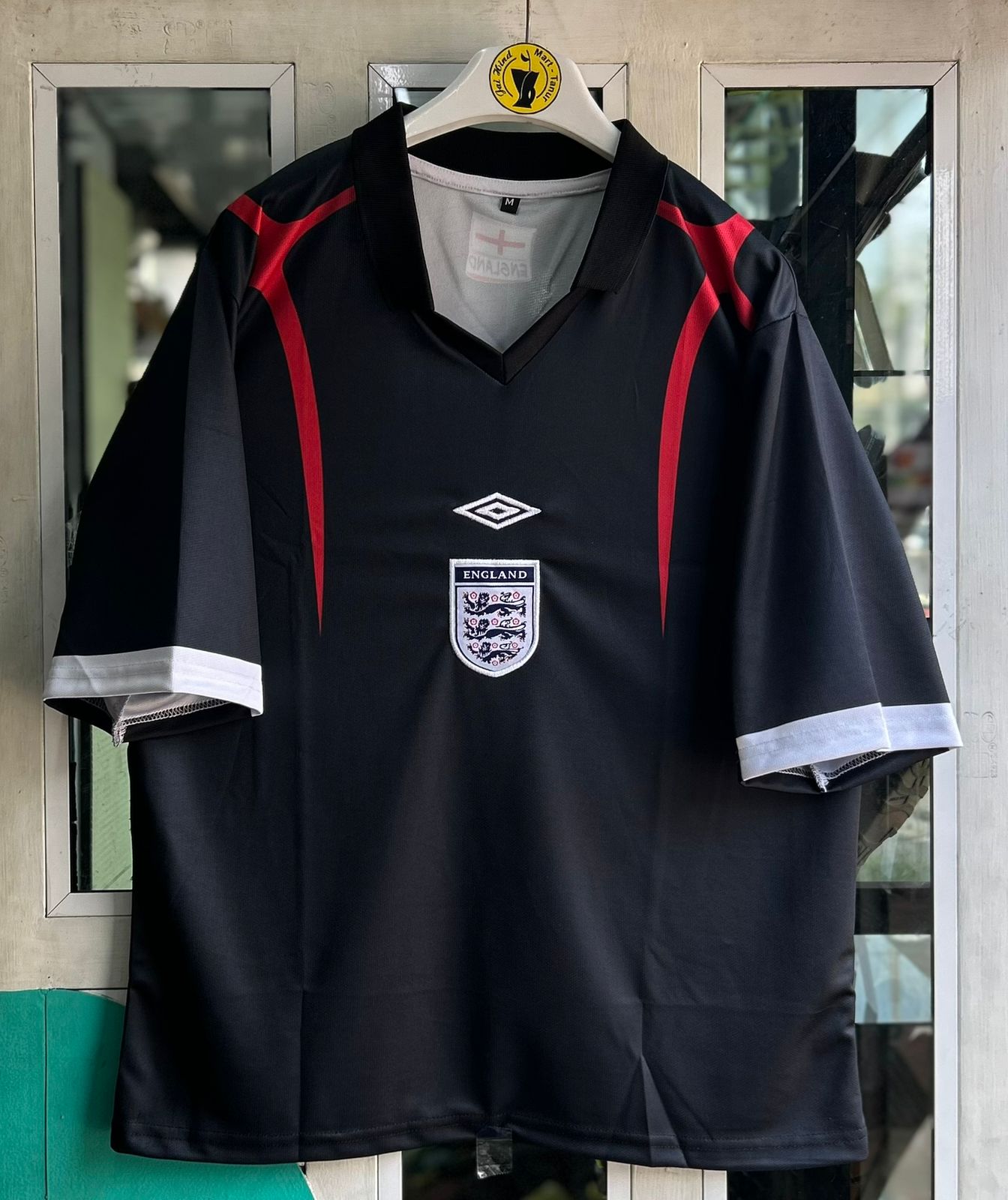 ENGLAND RETRO SPECIAL EDITION BLACK. FIVESLEEVE POLO EMBROIDERY