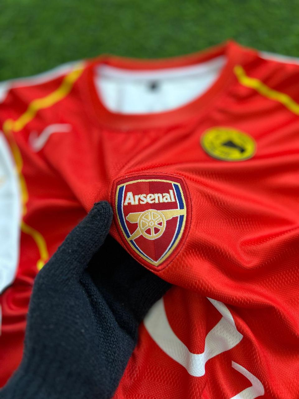 ARSENAL 2004-05 HOME KIT. FULLSLEEVE EMBROILEDERY
