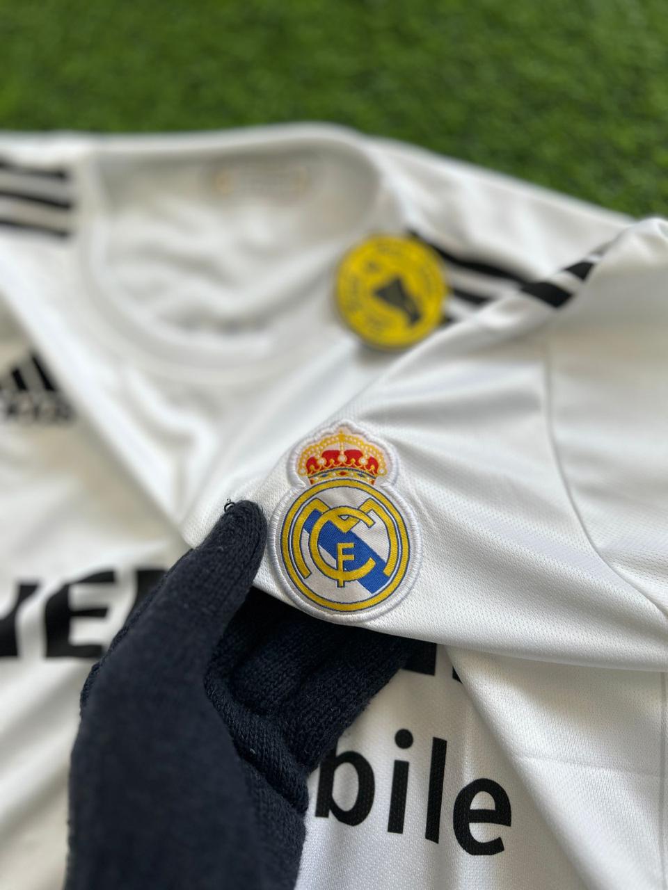 REAL MADRID 2003-04 HOME KIT. FULLSLEEVE EMBROILEDERY