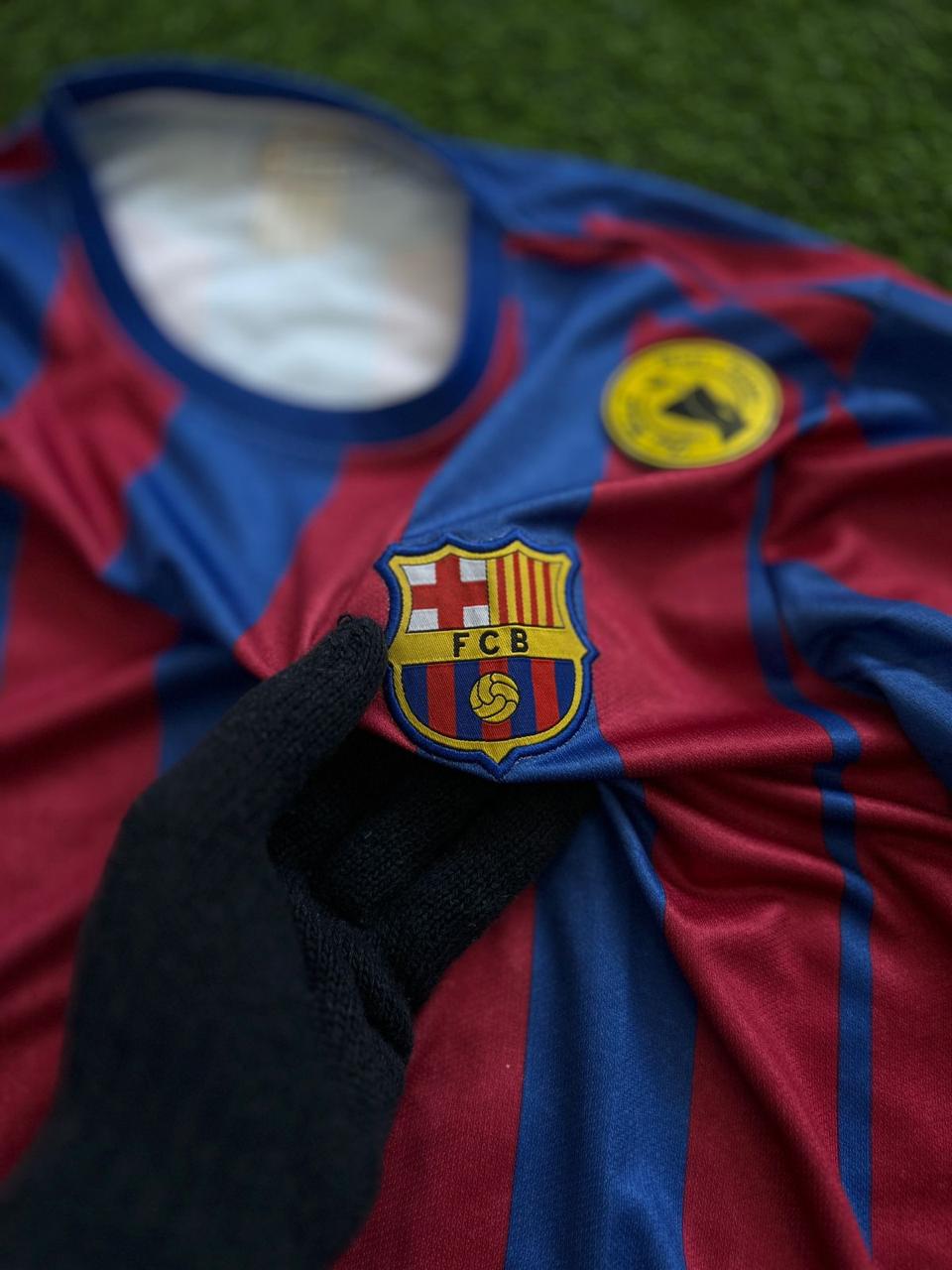 BARCELONA 2005-06 HOME KIT. FULLSLEEVE EMBROILEDERY
