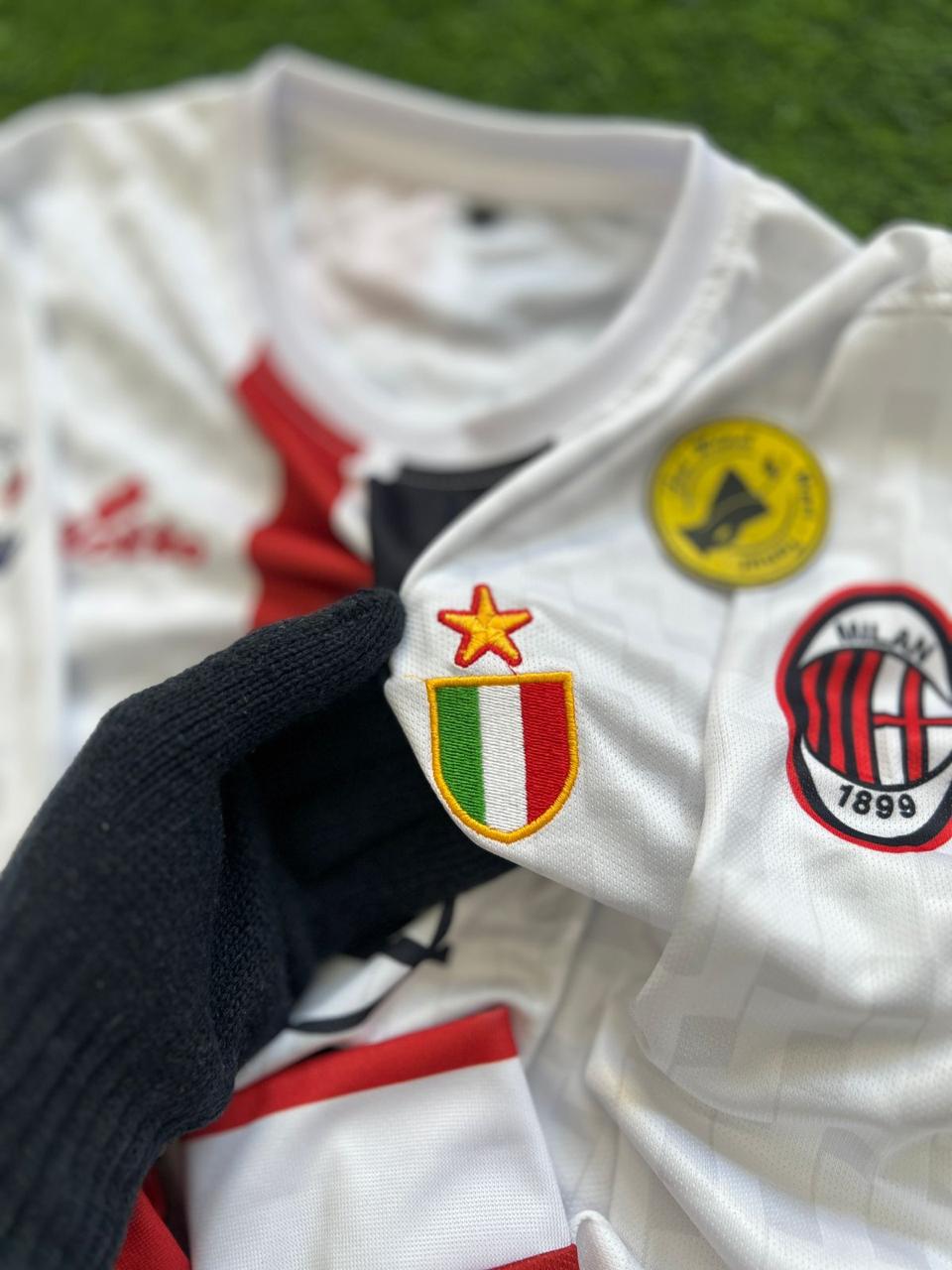 AC MILAN 1995-96 AWAY KIT. FULLSLEEVE EMBROILEDERY