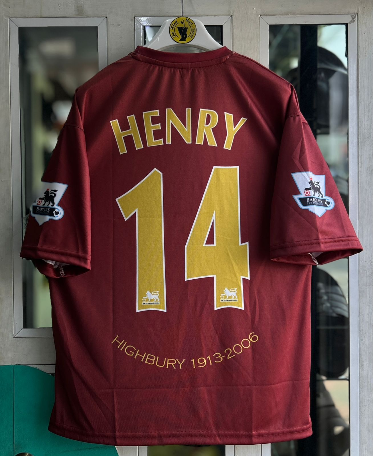 ARSENAL 2005-06 HOME KIT. FIVESLEEVE EMBROIDERY
