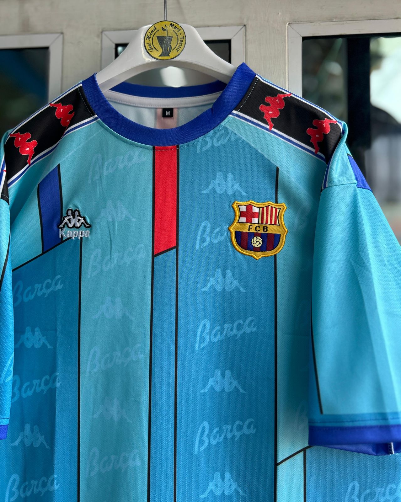 BARCELONA 1996-97 AWAY KIT. FIVESLEEVE EMBROIDERY