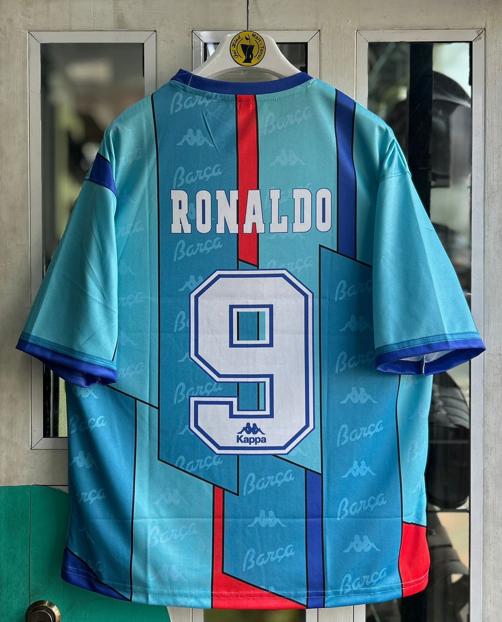 BARCELONA 1996-97 AWAY KIT. FIVESLEEVE EMBROIDERY