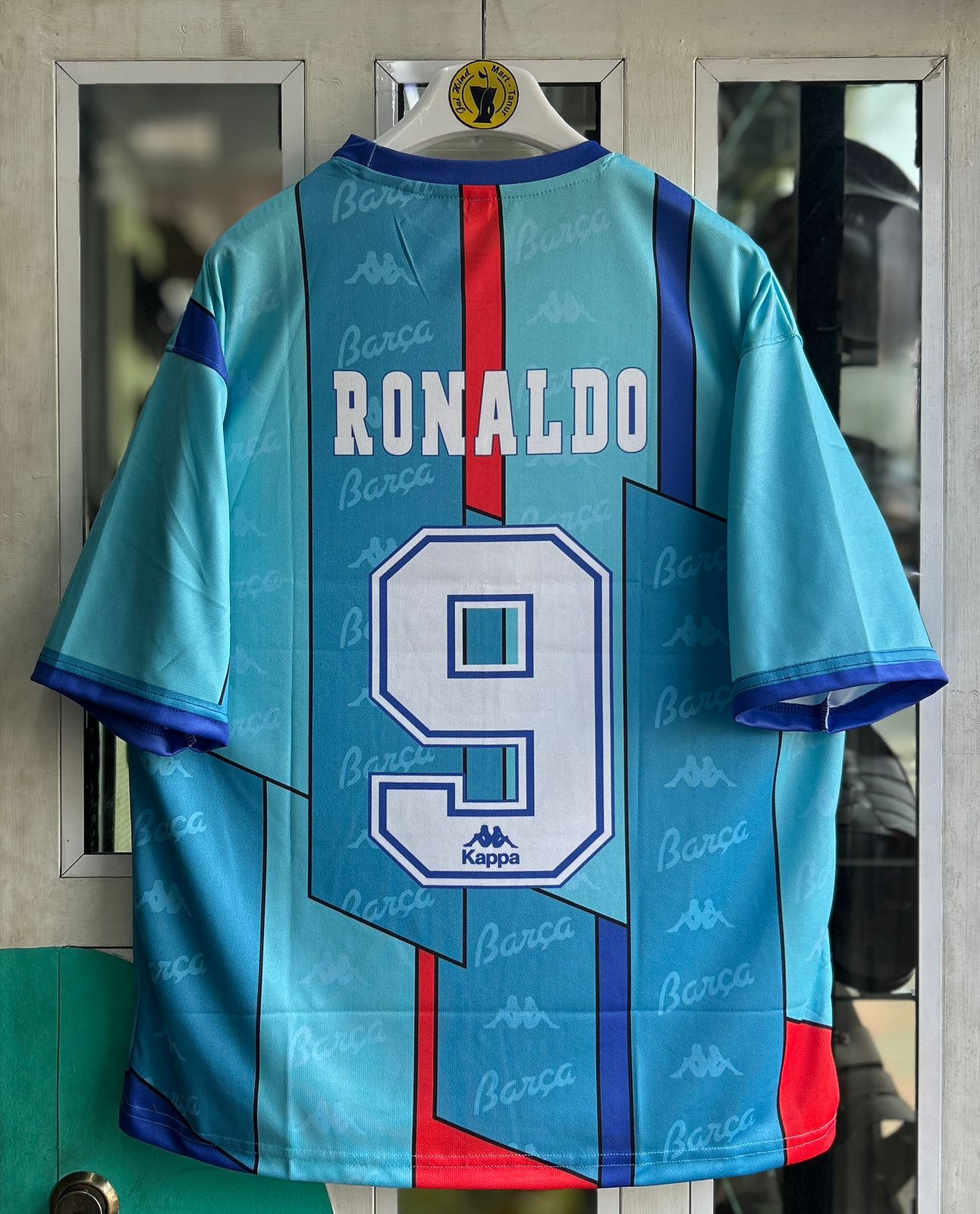 BARCELONA 1996-97 AWAY KIT. FIVESLEEVE EMBROIDERY