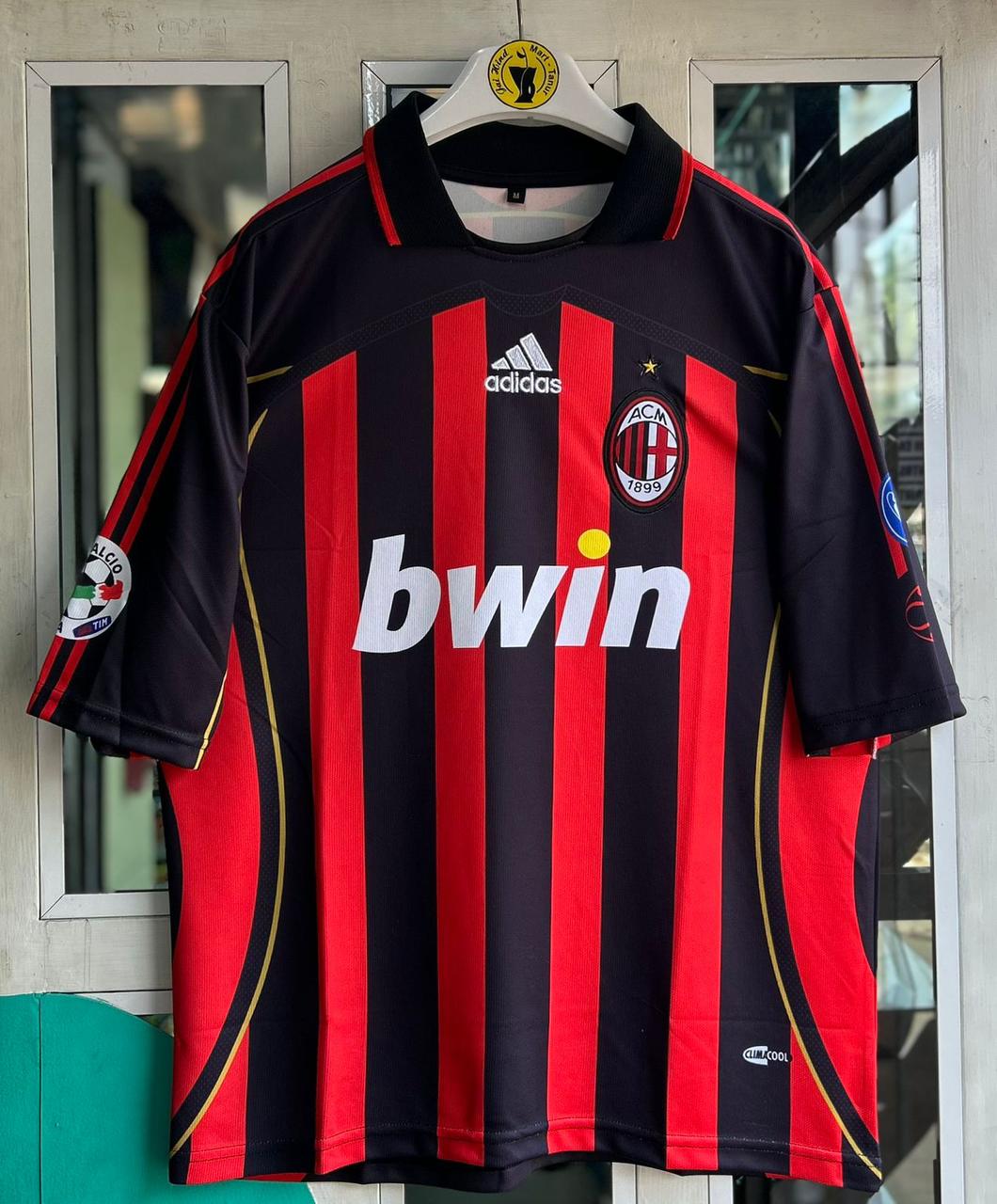 AC MILAN 2006-07 HOME KIT. FIVESLEEVE POLO EMBROIDERY