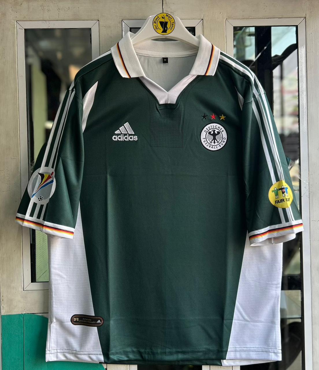 GERMANY 2000-02 AWAY KIT. FIVESLEEVE POLO EMBROIDERY