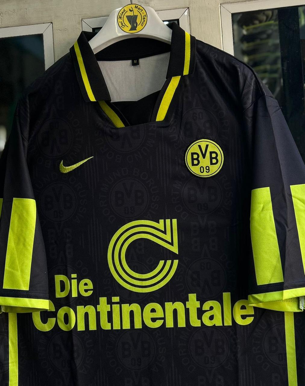 DORTMUND 1996-97 AWAY KIT. FIVESLEEVE POLO EMBROIDERY