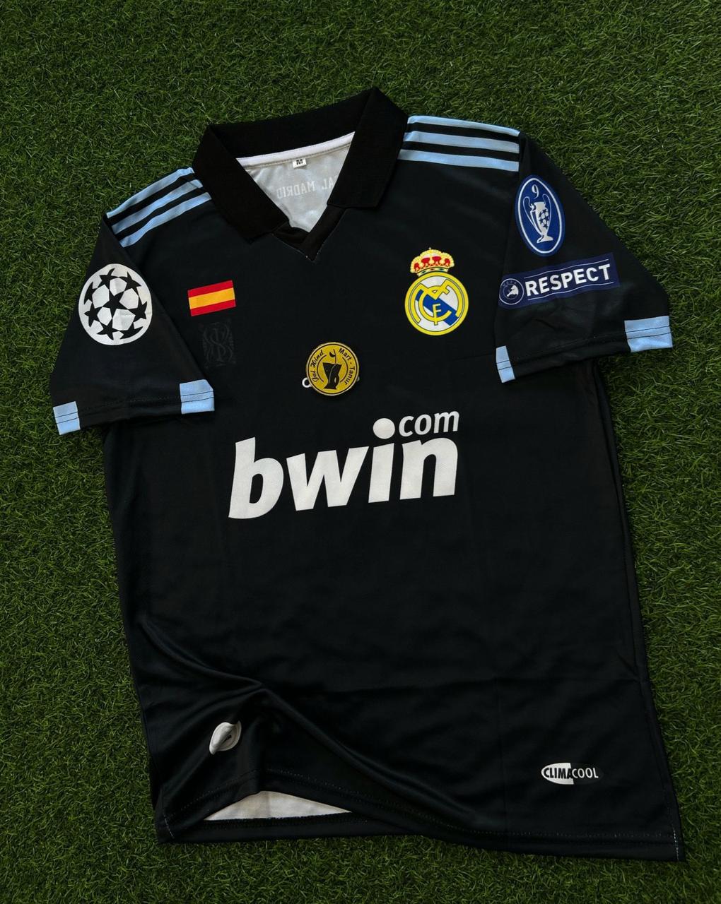 REAL MADRID 2009-10 AWAY KIT. HALFSLEEVE POLO SUBLIMATION