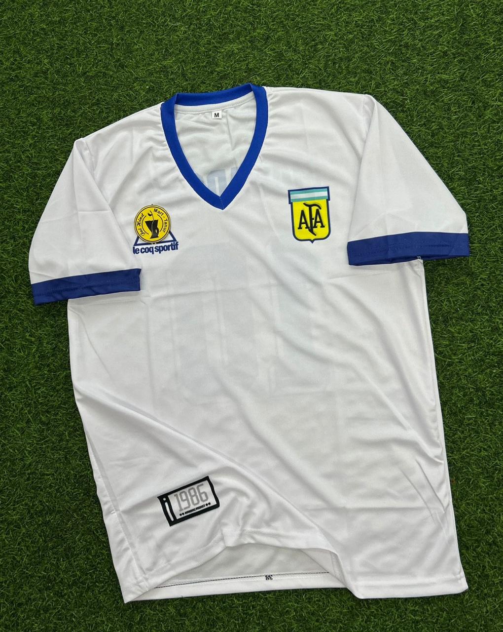 ARGENTINA 1982 AWAY KIT. HALFSLEEVE SUBLIMATION