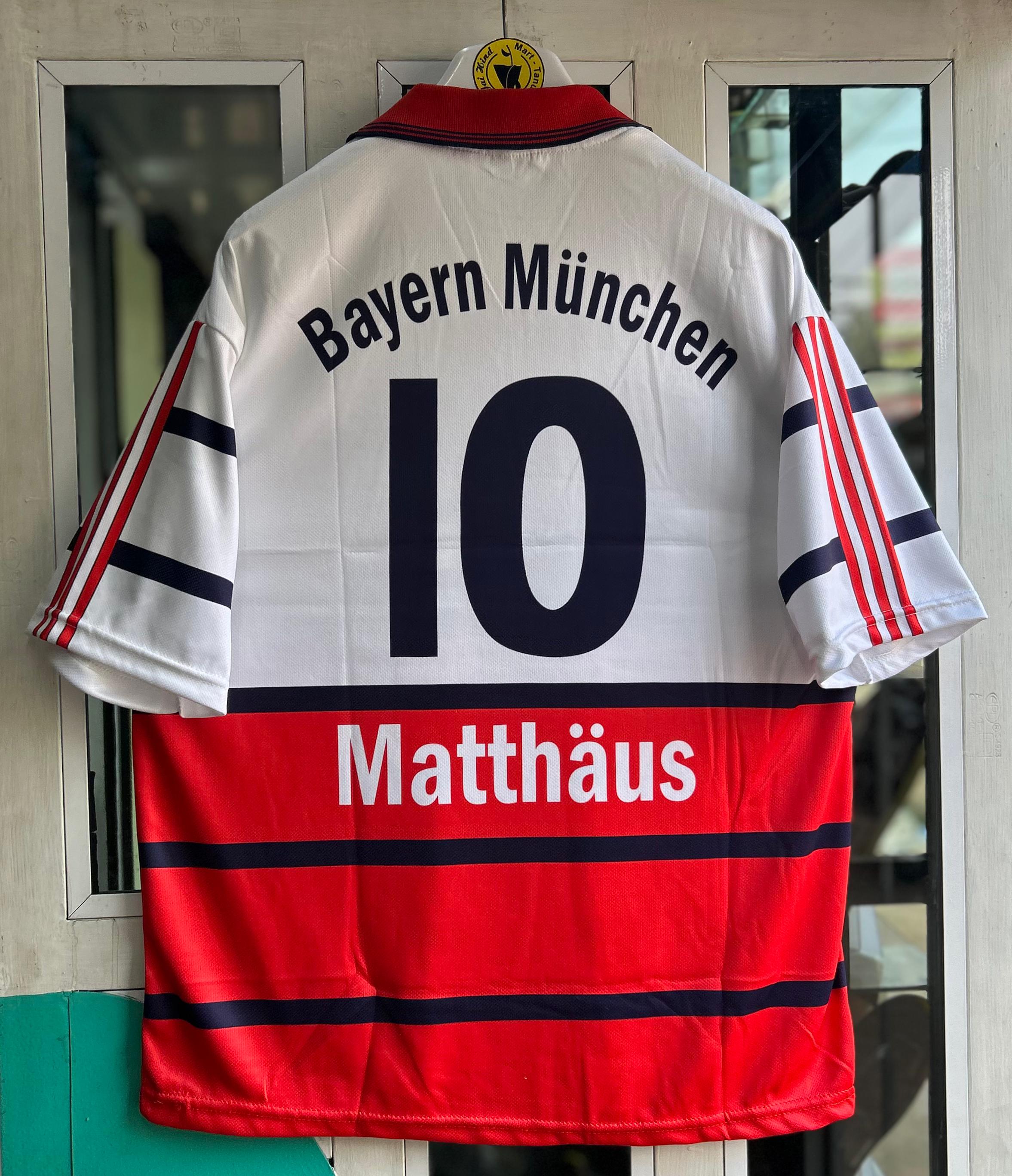 BAYERN MUNICH 1998-00  AWAY KIT, FIVESLEEVE POLO EMBROIDERY