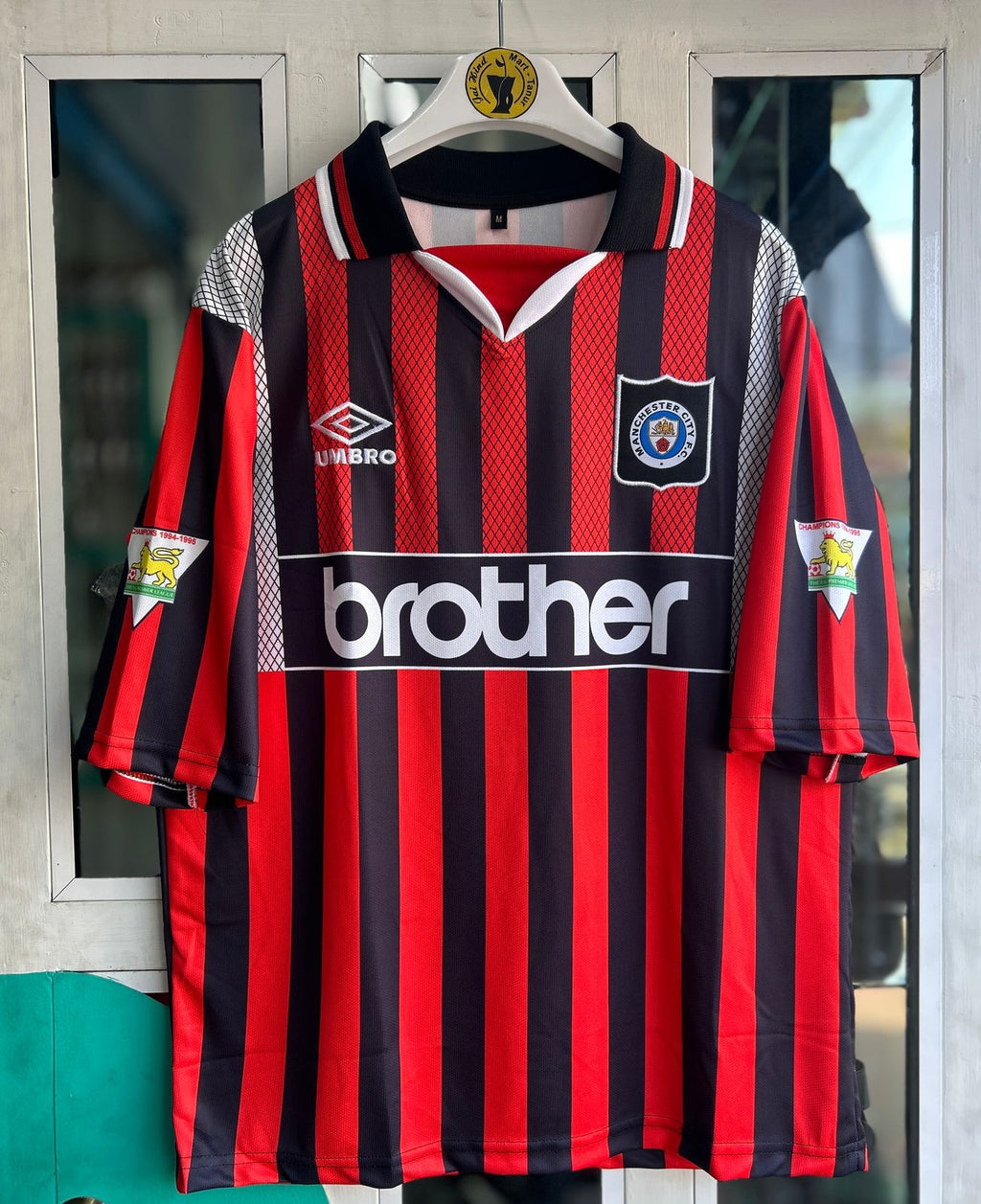 MAN CITY 1994-96 AWAY KIT, FIVESLEEVE POLO EMBROIDERY